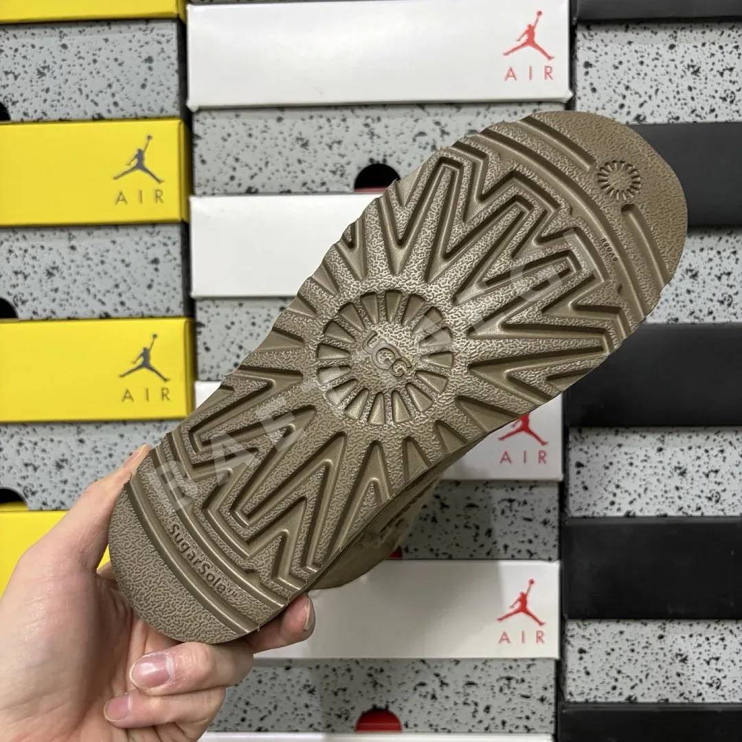 어그 [TOP] 브라운 208871 UGG Classic 3352 -6422 상세 이미지 7