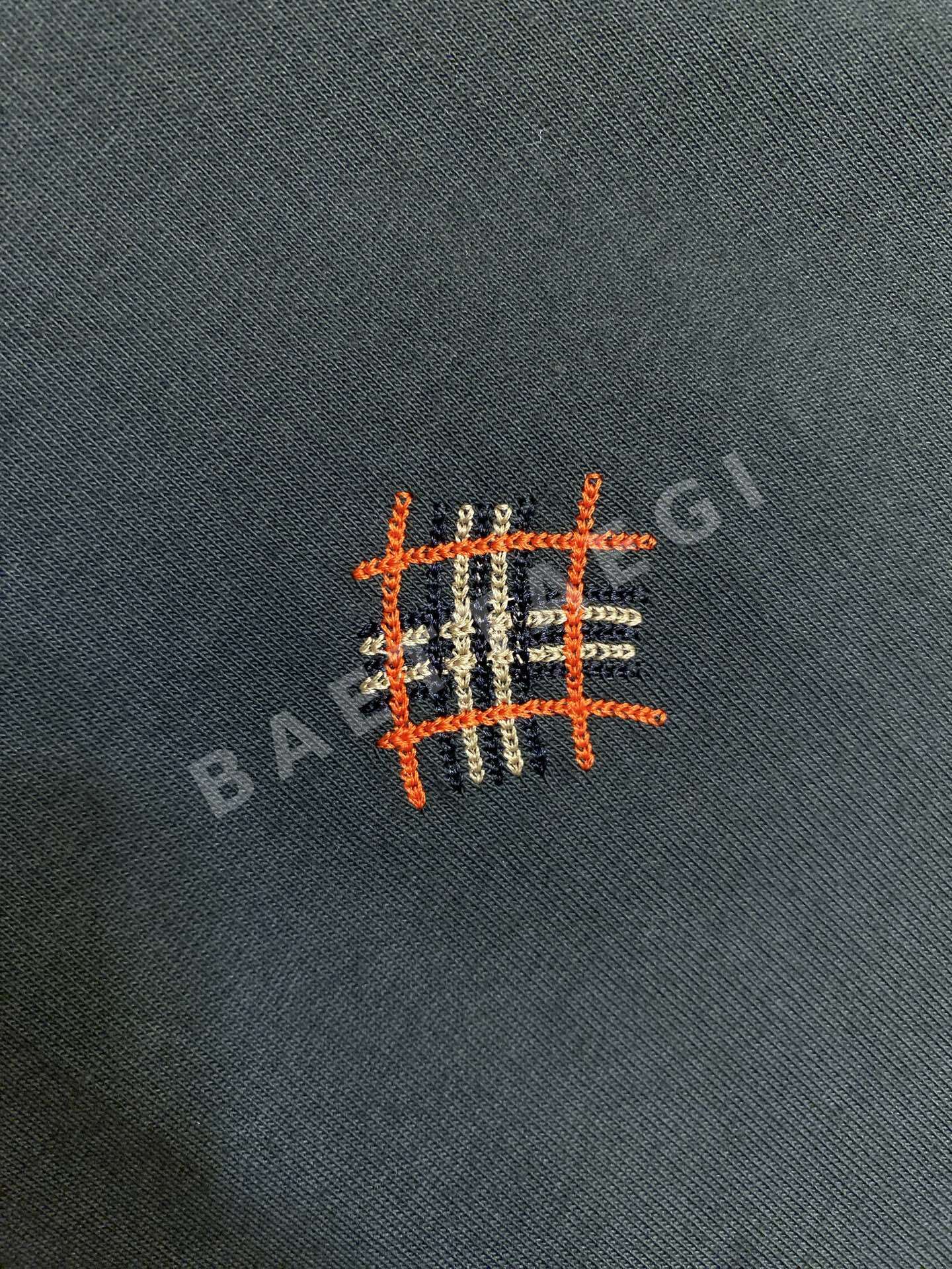 버버리 체크 자수 크루넥 남성 니트 상세 이미지 5
