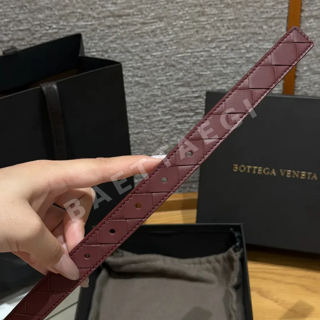 보테가베네타 인트레차토 실키 카프스킨 벨트 상세 이미지 6
