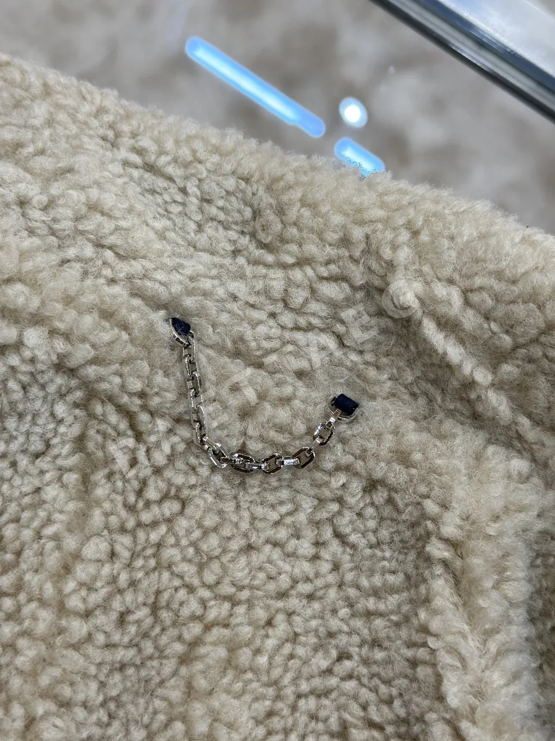 루이비통 퀼팅 자카드 데님 램울 카라 자켓 상세 이미지 9