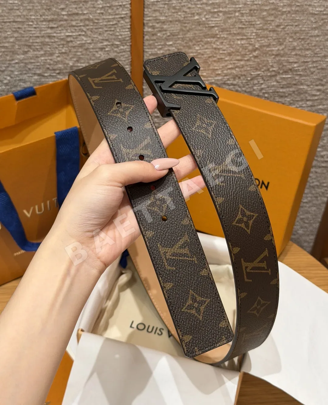 루이비통 이니셜 40mm 리버시블 벨트 상세 이미지 4