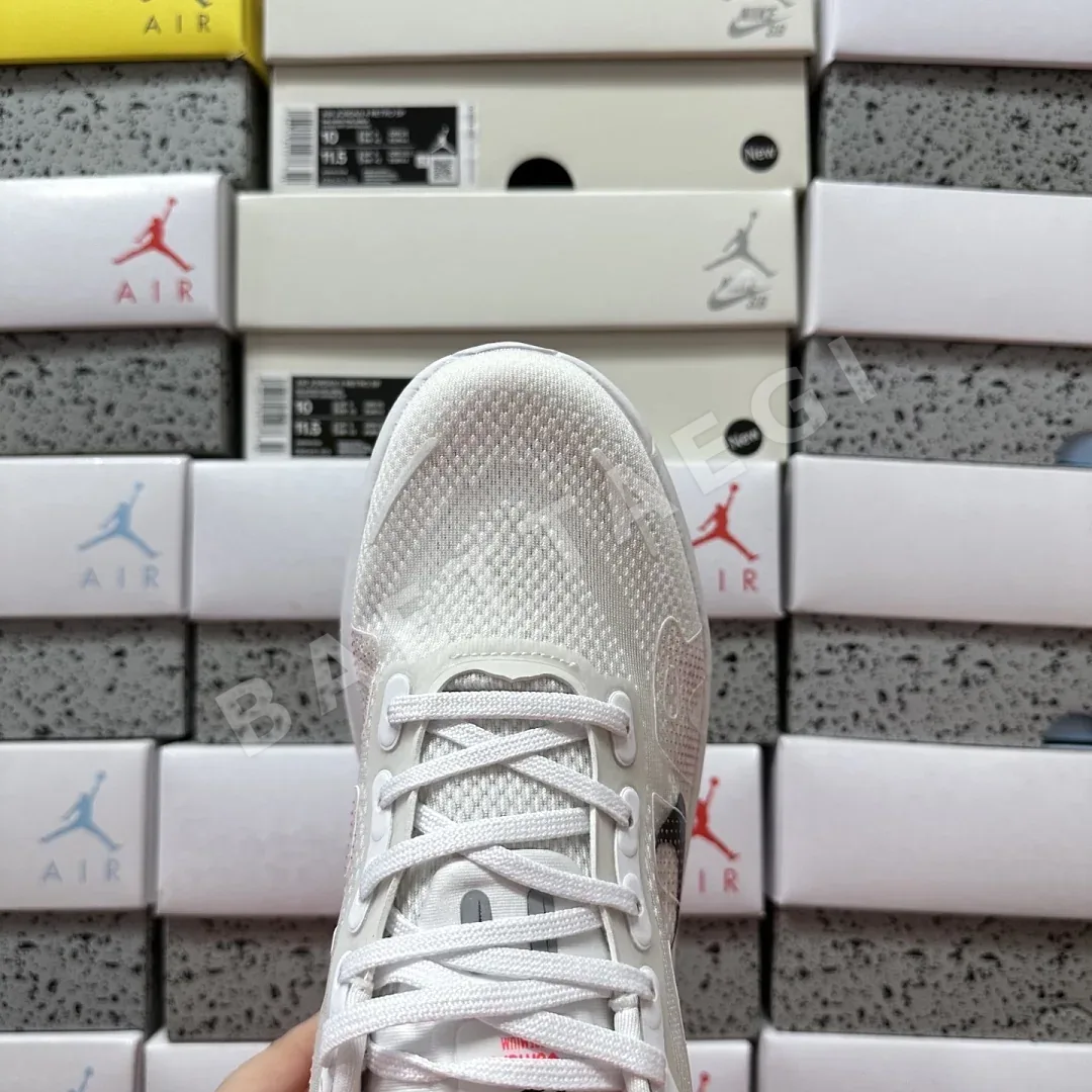 나이키 [5A] 보메로 프리미엄 HQ2050-103 201611 Nike Vomero Premium White Bright Crimson 상세 이미지 2