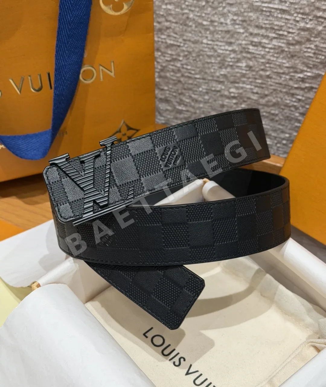루이비통 이니셜즈 40mm 리버시블 가죽 벨트 상세 이미지 2