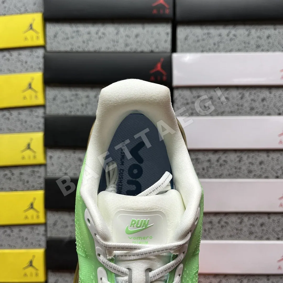 나이키 [CG] 보메로 프리미엄 HQ2050-307 201996 Nike Vomero Premium 상세 이미지 4