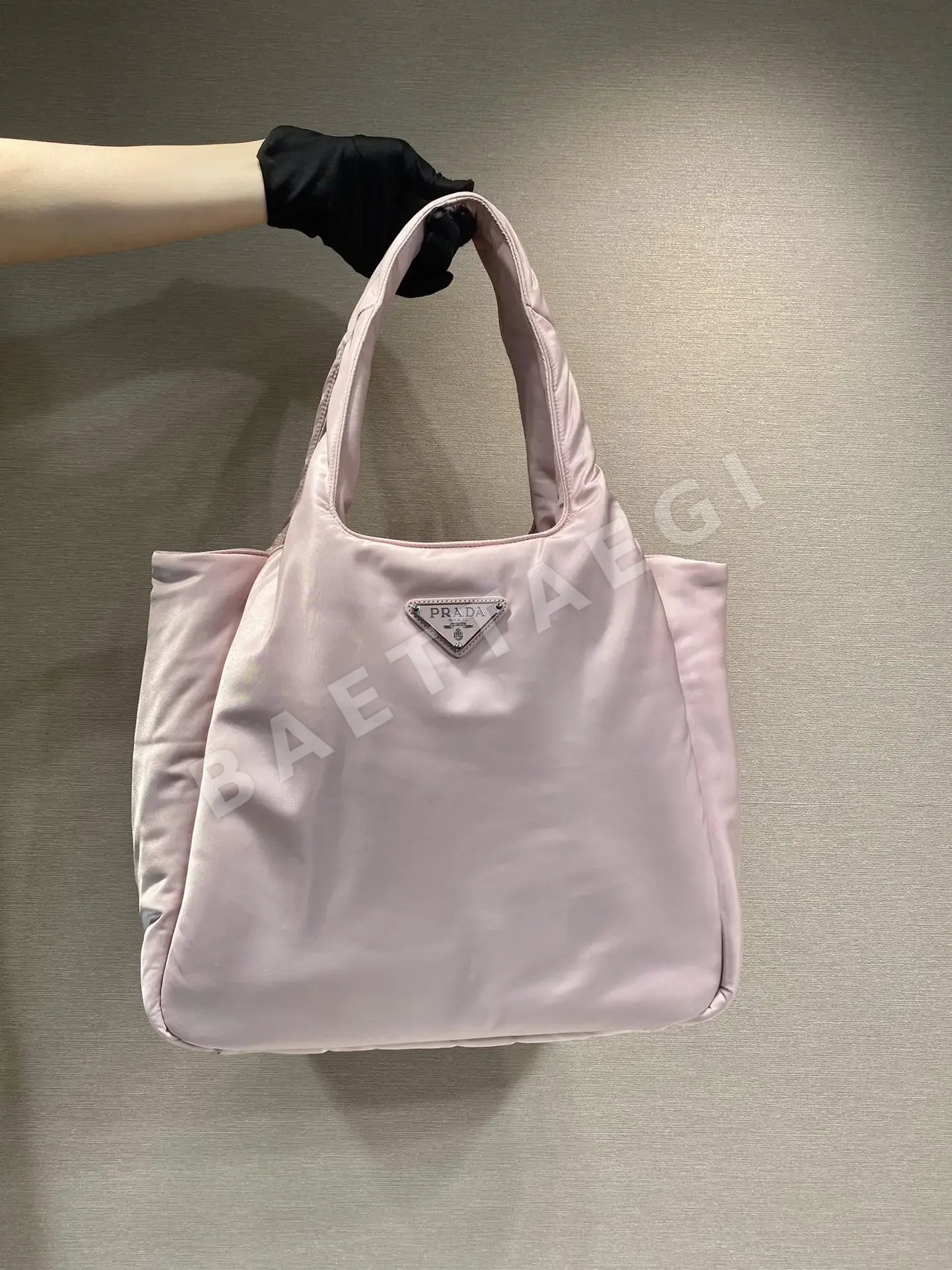 프라다 나일론 특대 더블 핸들 토트백 1BG449