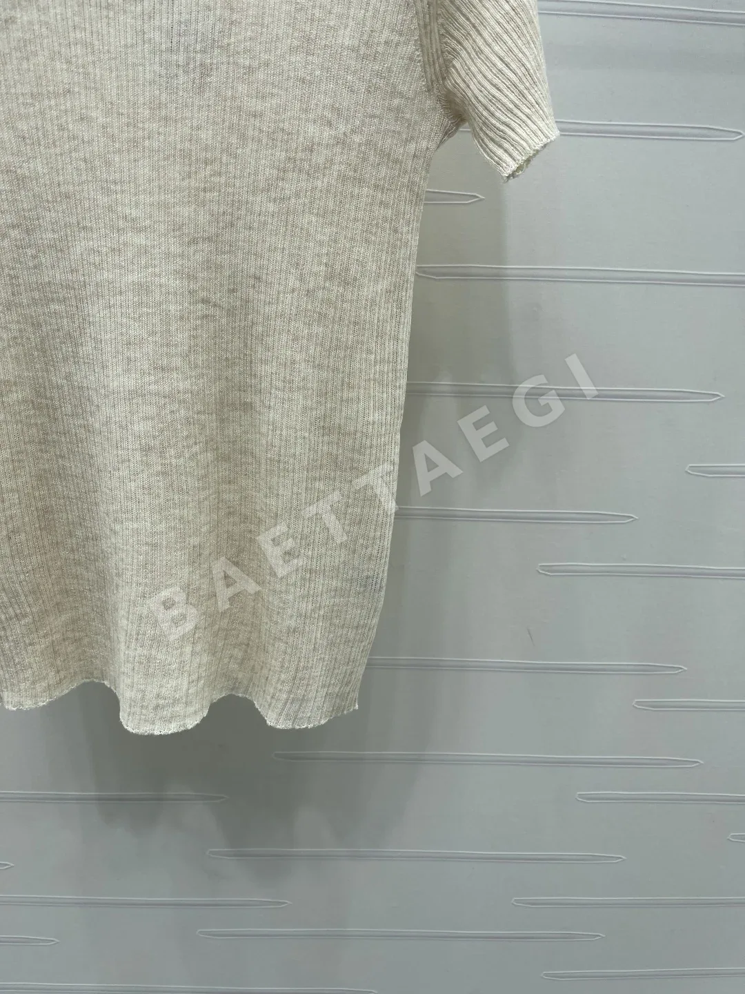 로에베 여성 반팔 상세 이미지 6