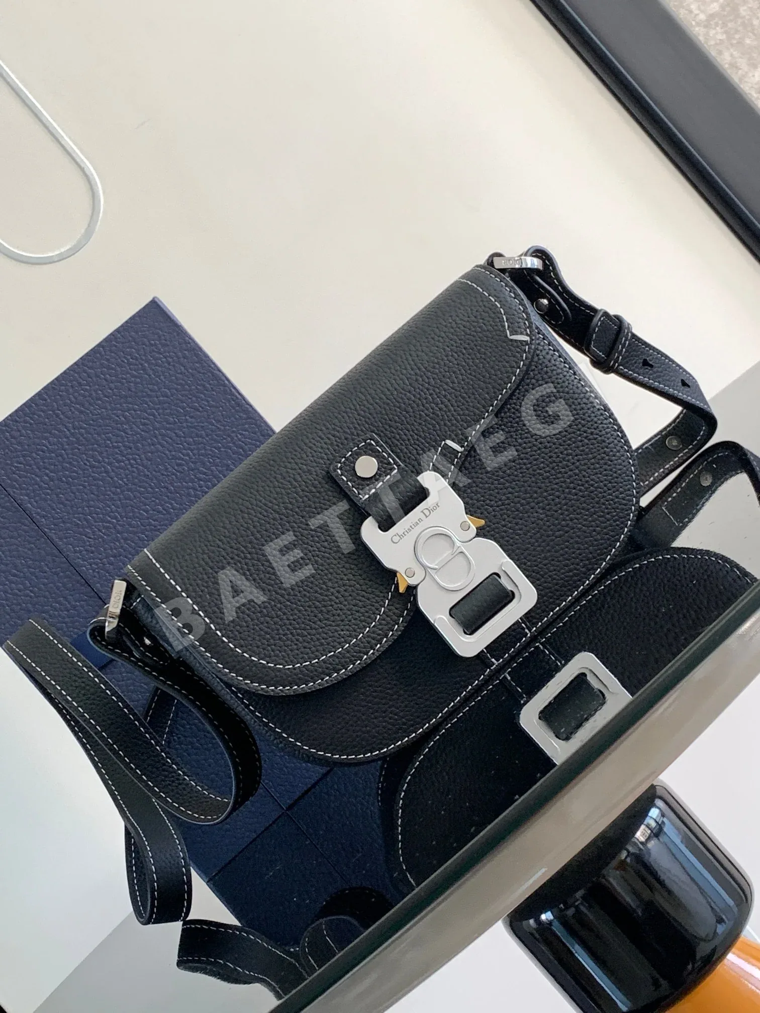 디올 새들 미니 메신저백 197357