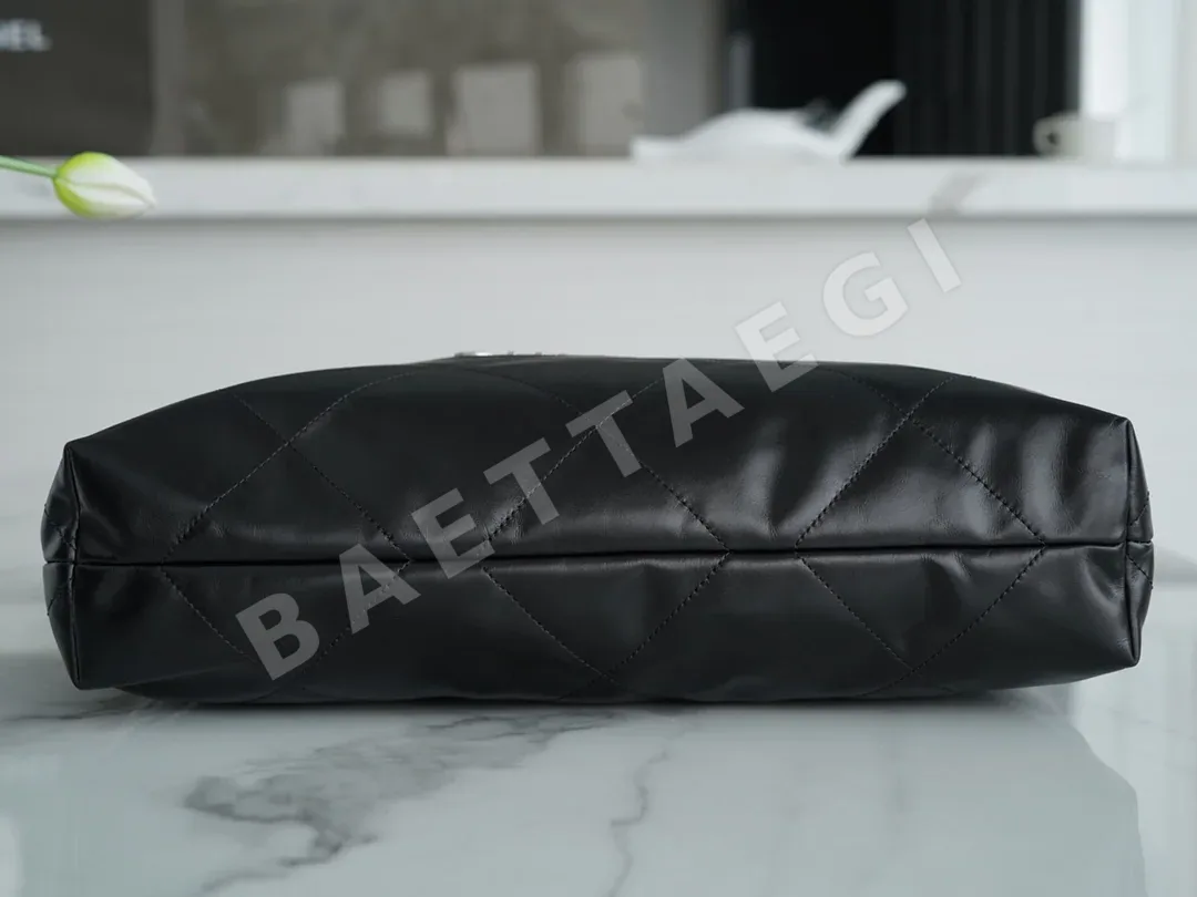 샤넬 블랙 실버 버클 미디엄 가방 상세 이미지 8
