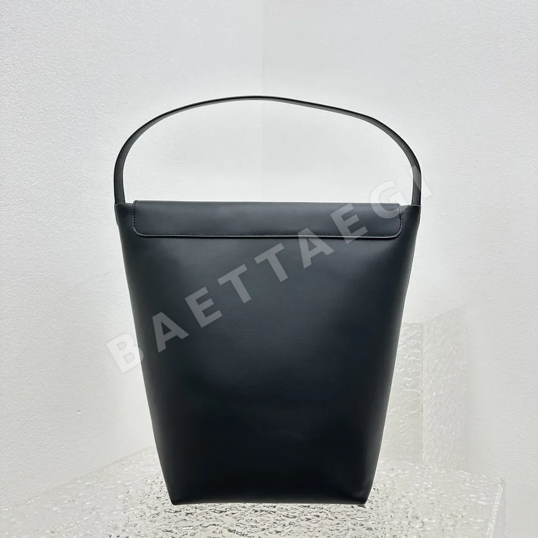 더로우 플랩 버킷 토트백 상세 이미지 3