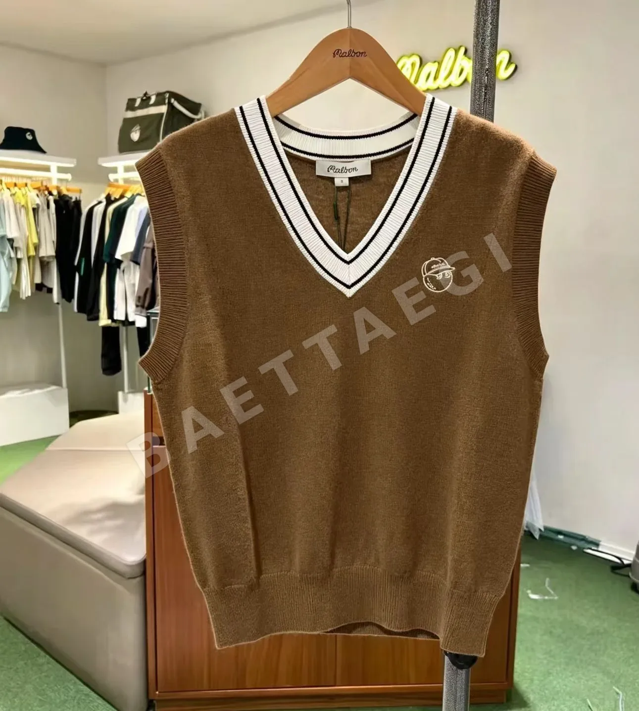 말본 여성 울 혼방 V넥 니트 베스트 207745