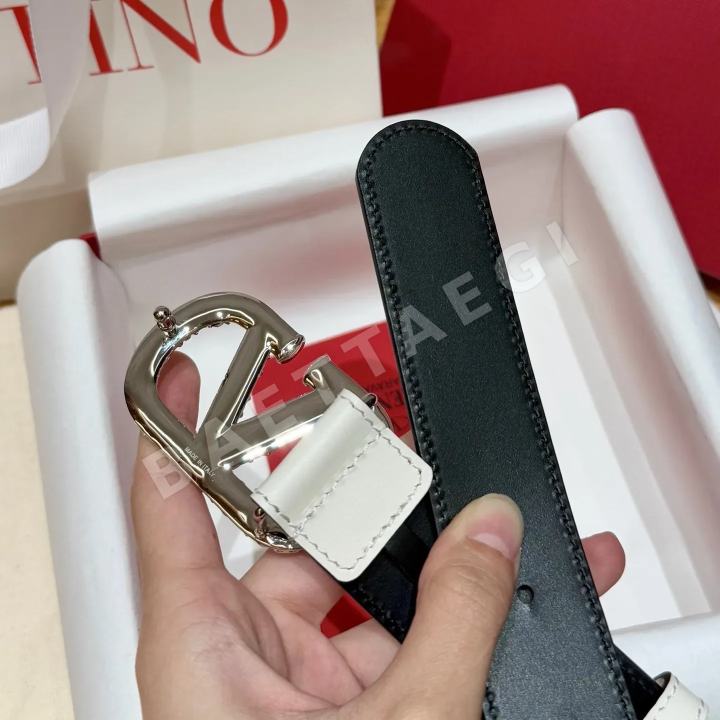 발렌티노 소가죽 양면 금속장식 벨트 상세 이미지 6