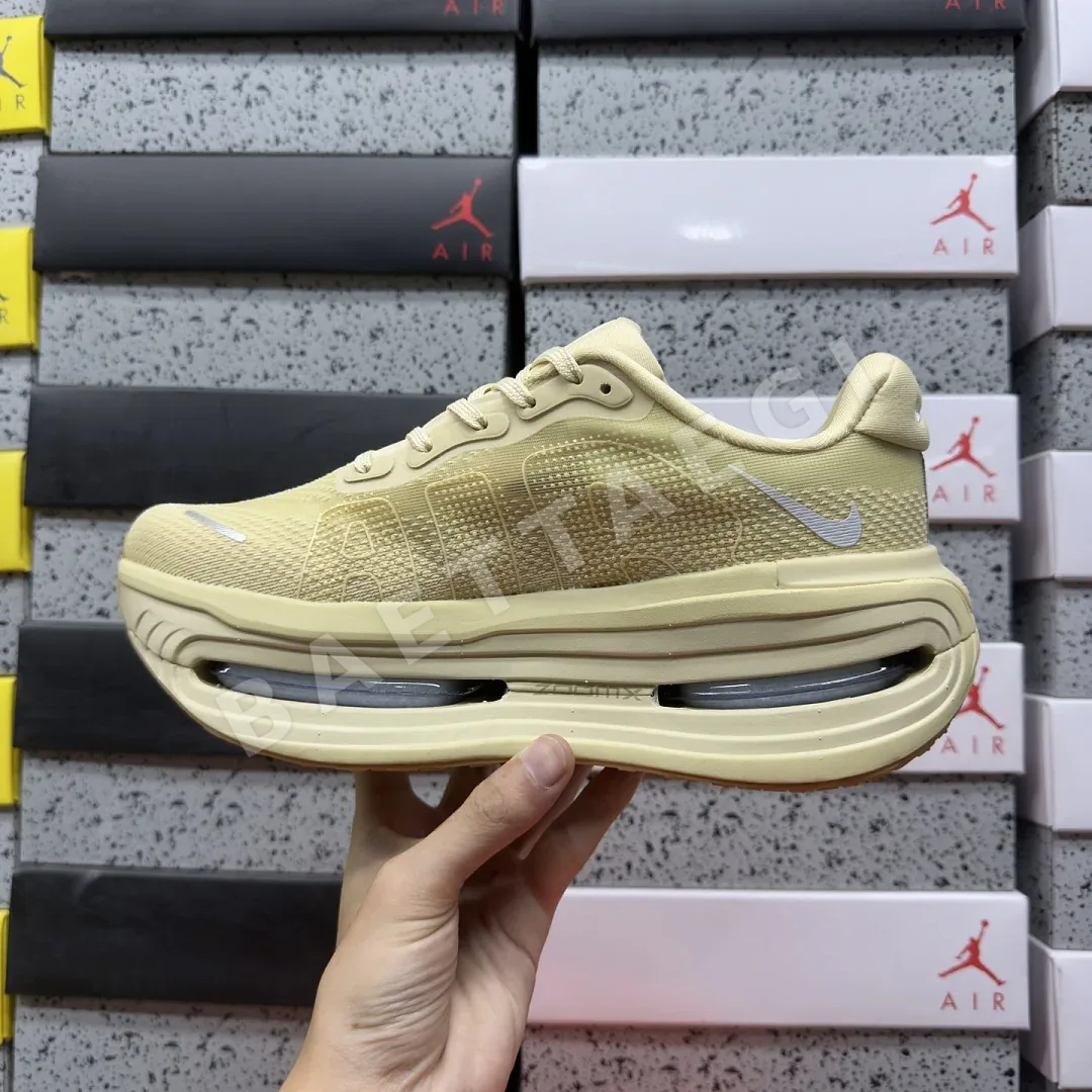 나이키 [5A] 보메로 프리미엄 IM8334-200 201786 Nike Vomero Premium 상세 이미지 4