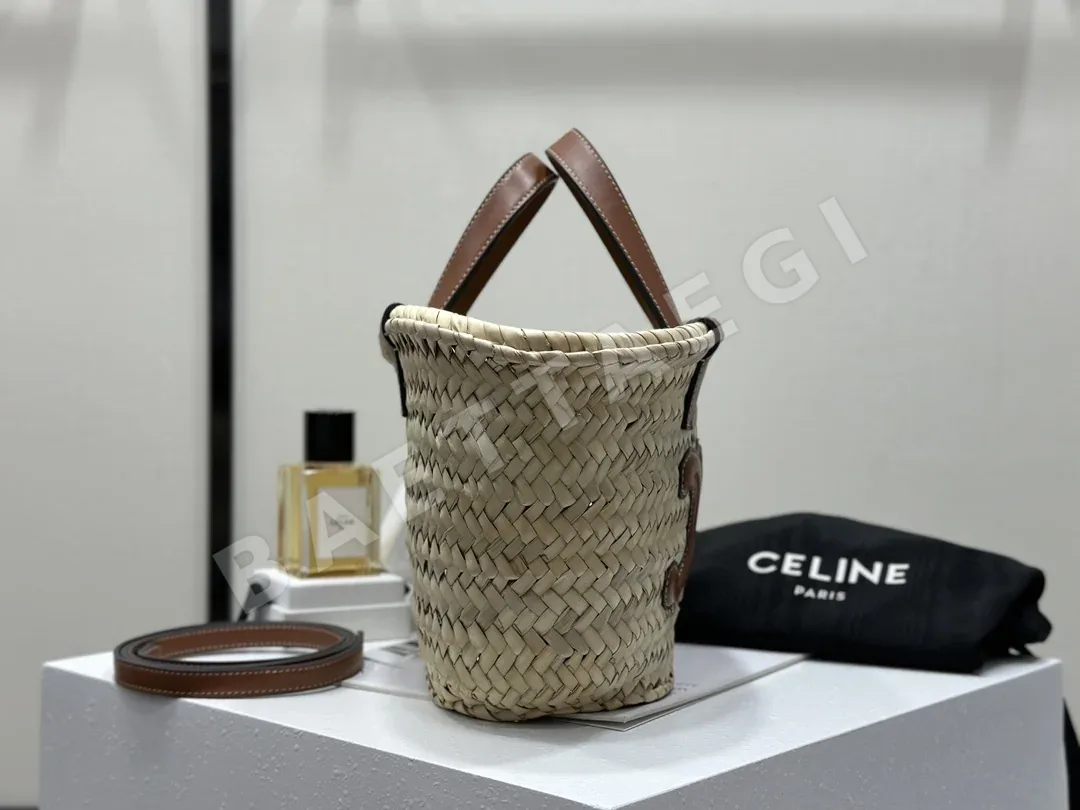 셀린느 틴 트리옹프 소가죽 스몰 핸드백 상세 이미지 3