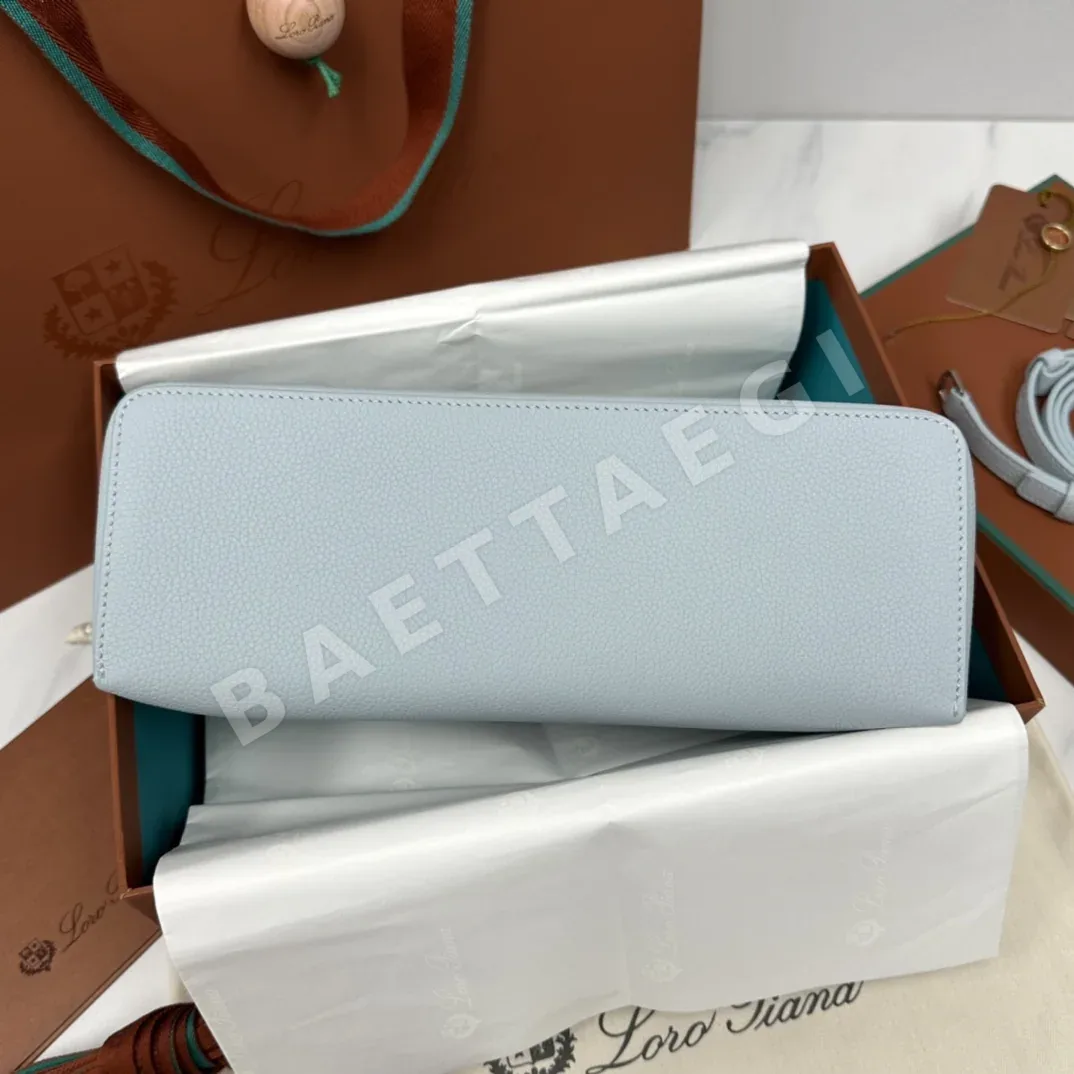로로피아나 L27 라이트블루 크로스바디 가방 상세 이미지 9