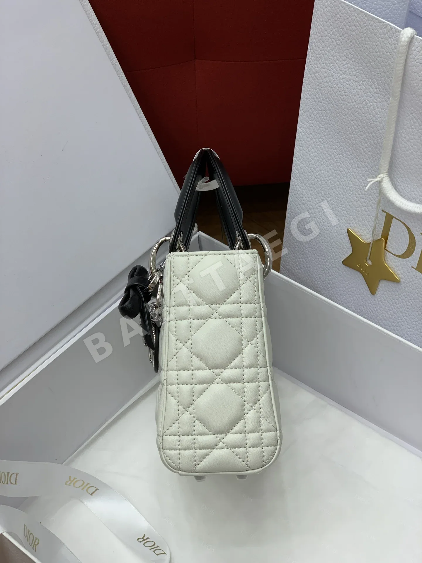 디올 라디 다 미니 보우 램스킨 가방 상세 이미지 5
