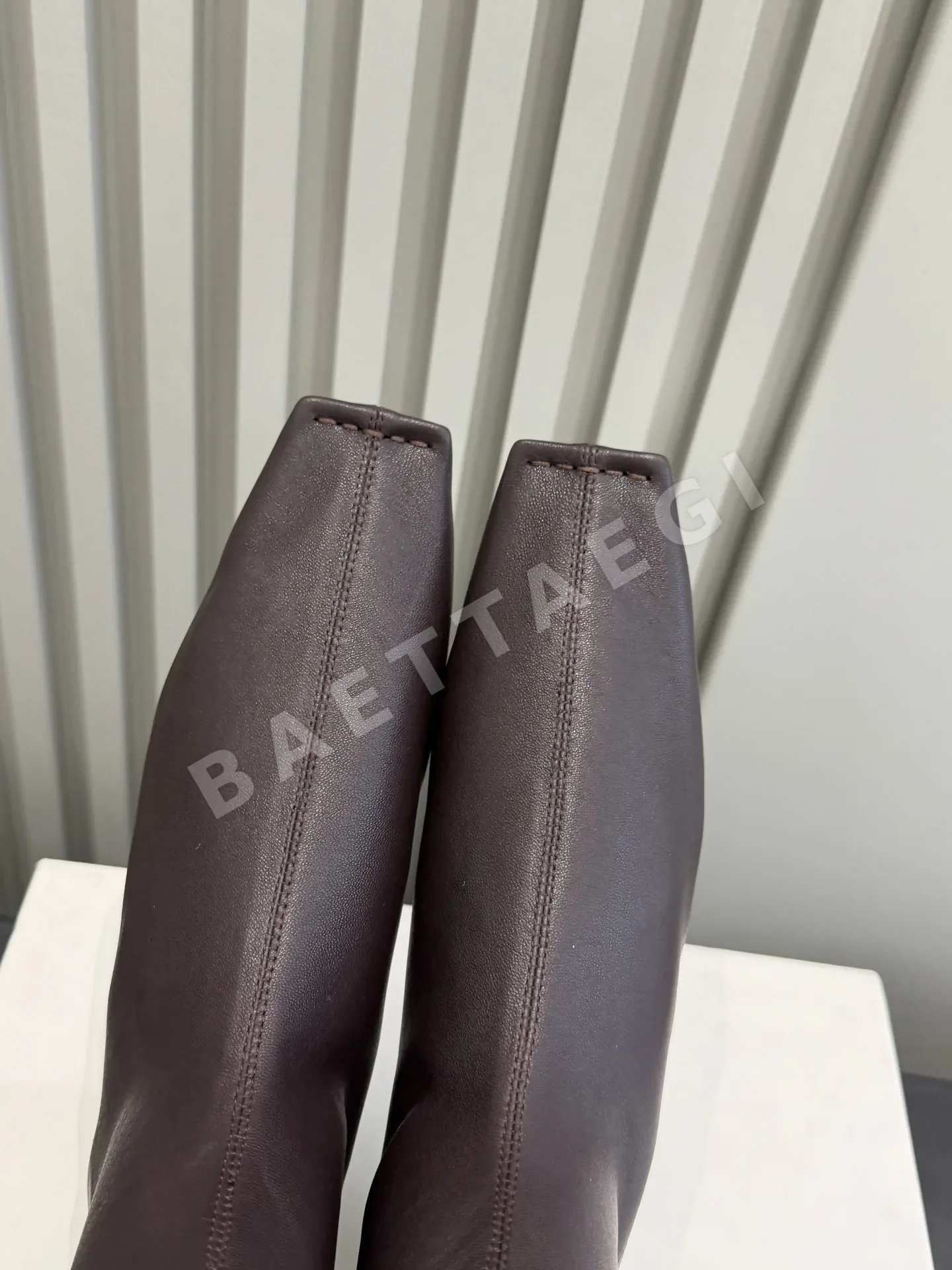 케이트 부츠 시프스킨 스퀘어 토 상세 이미지 4