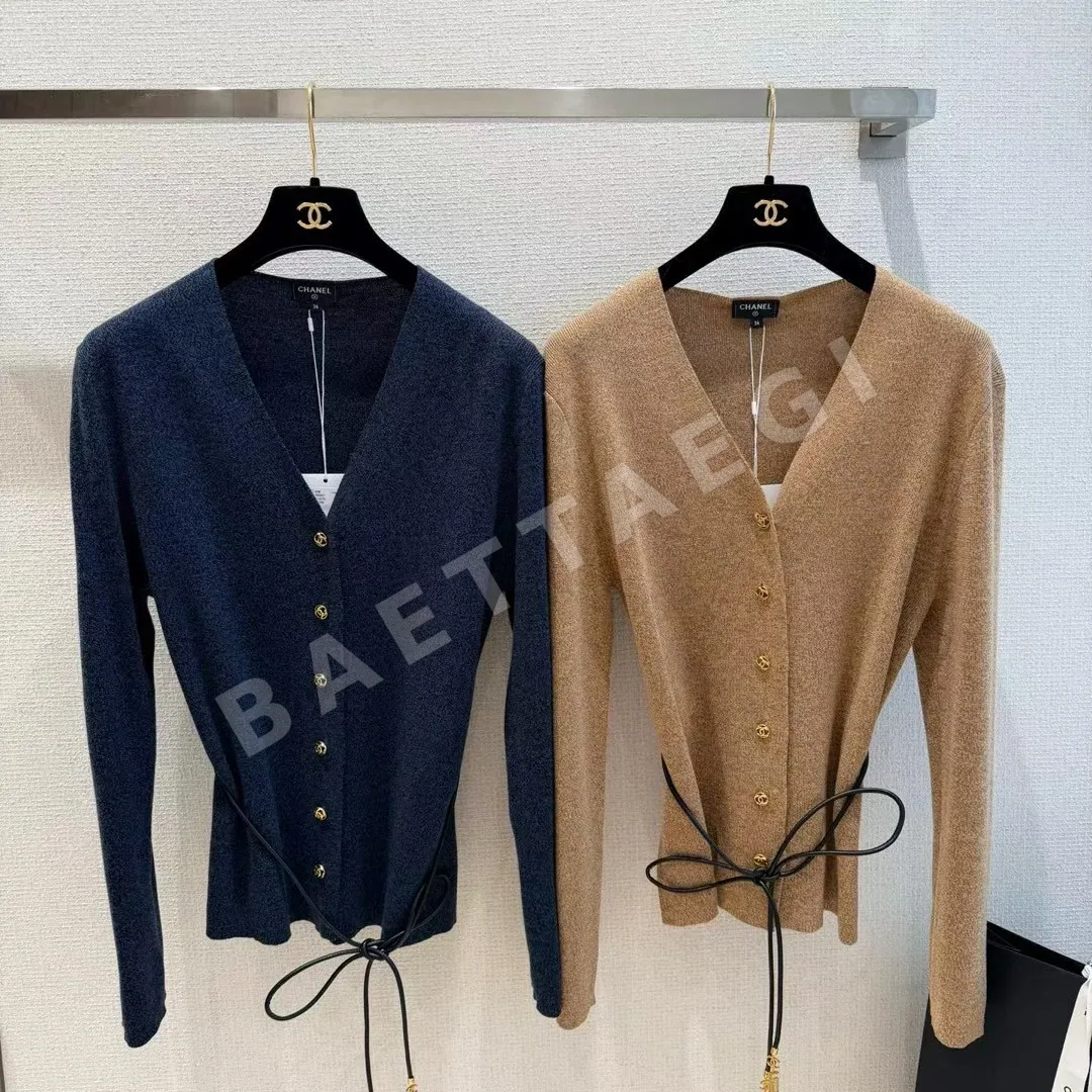 샤넬 V넥 골드버클 태슬 가디건 베스트 182371