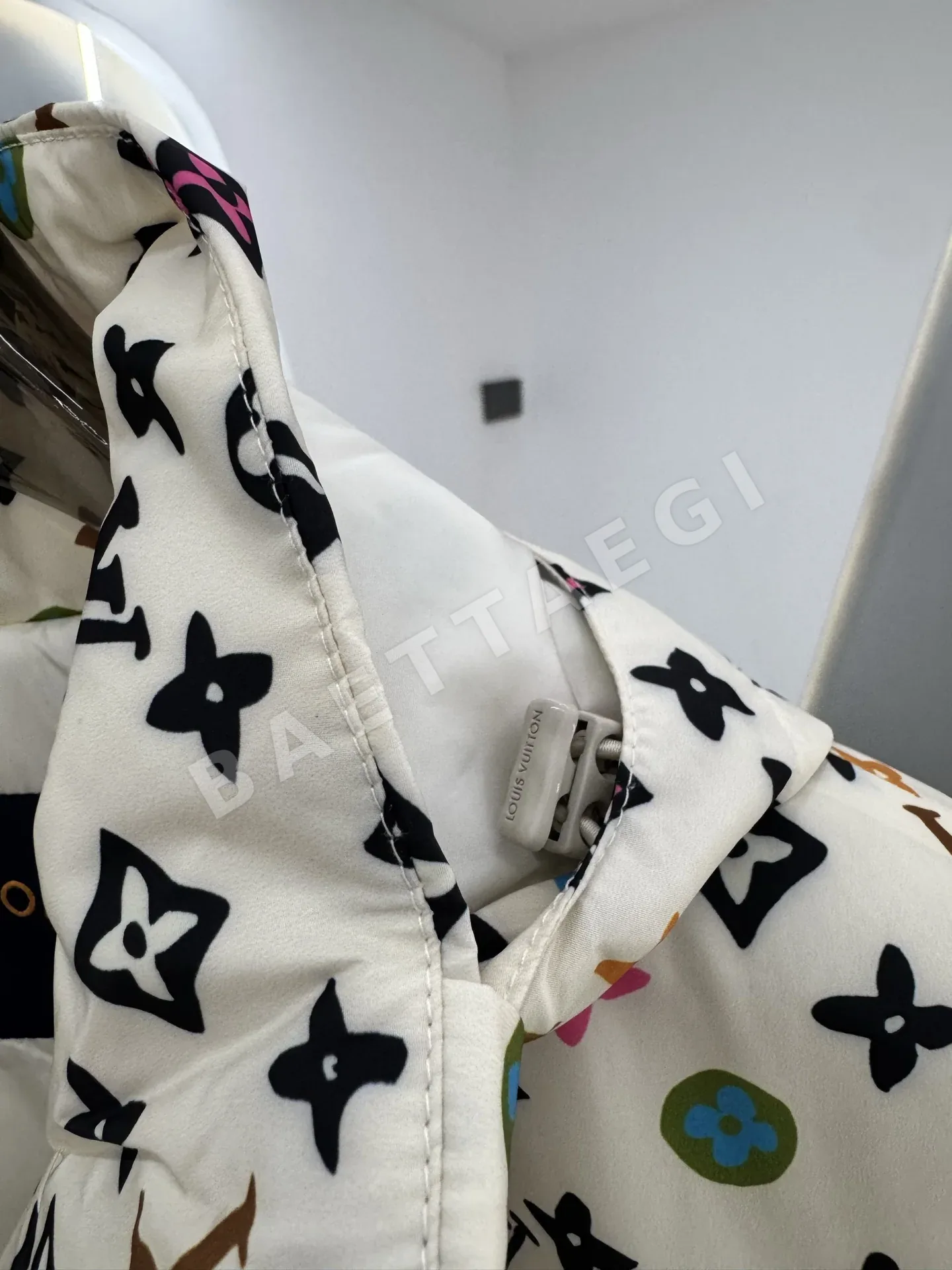 루이비통 모노그램 프린트 나일론 남성 자켓 상세 이미지 11