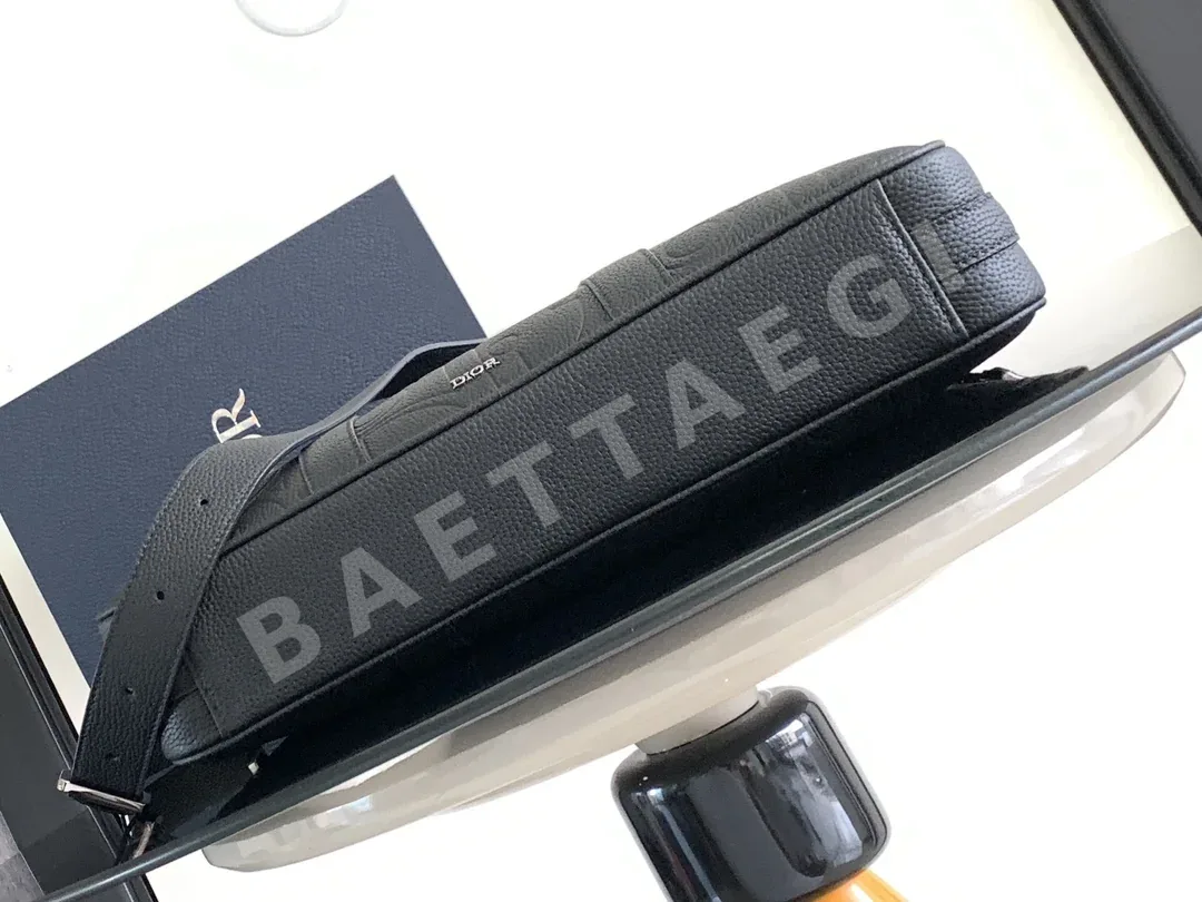 디올 그래비티 프린트 브리프케이스 가방 상세 이미지 4