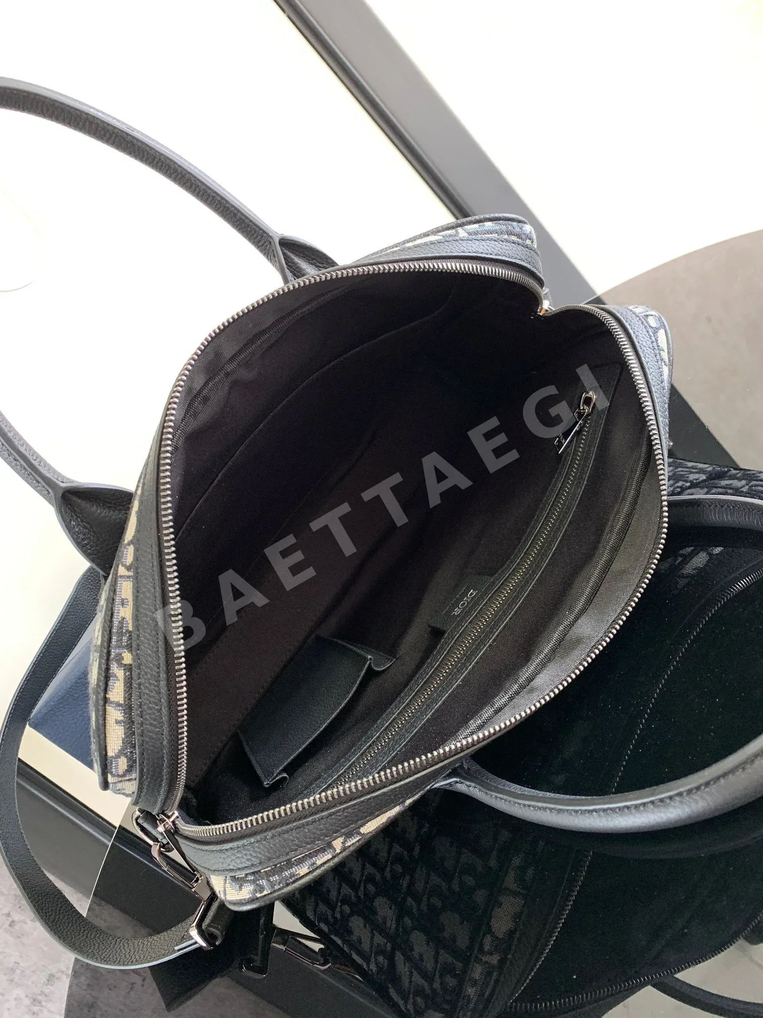 디올 오블리크 자카드 브리프케이스 가방 상세 이미지 8