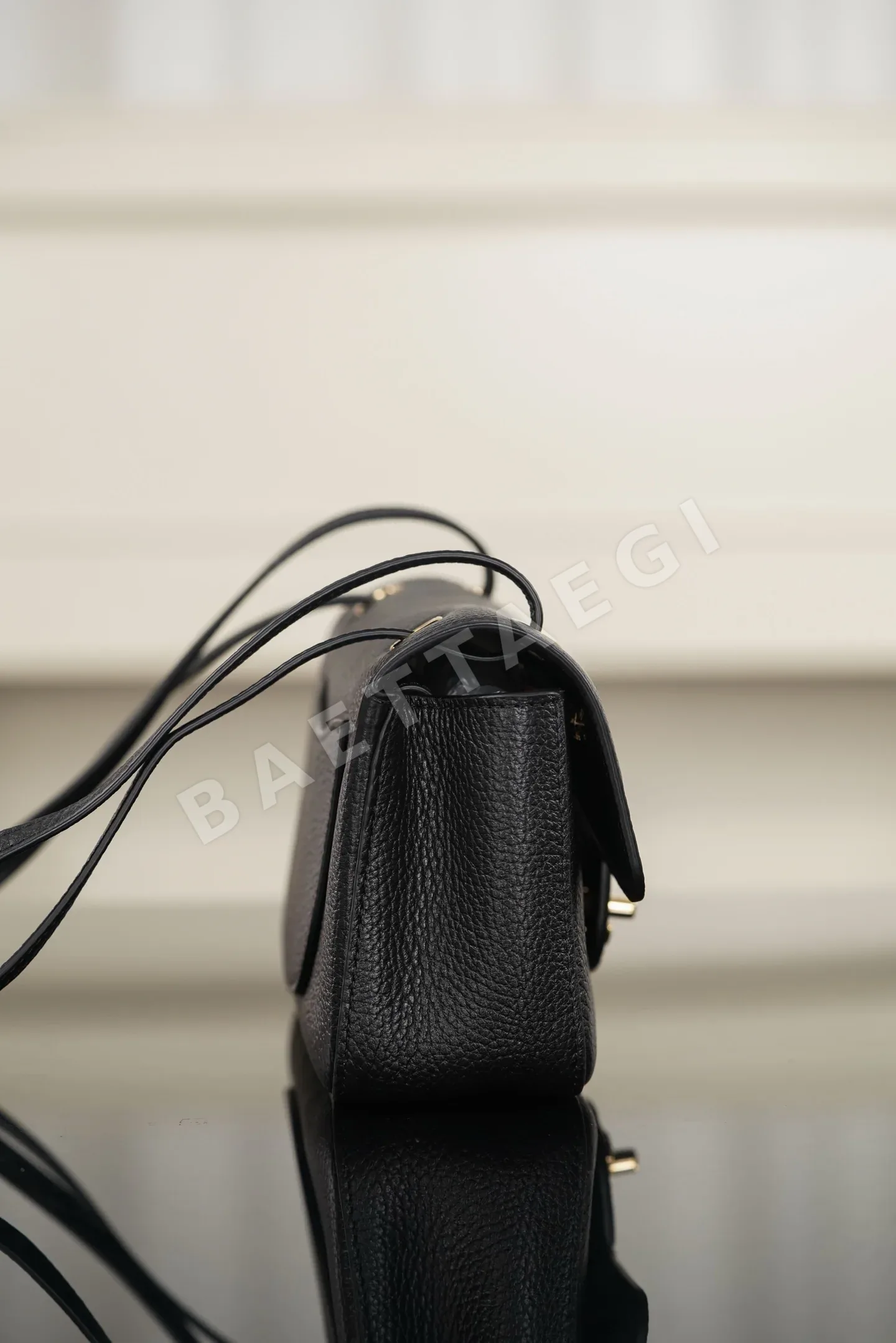 샤넬 플랩 가죽 숄더백 상세 이미지 7