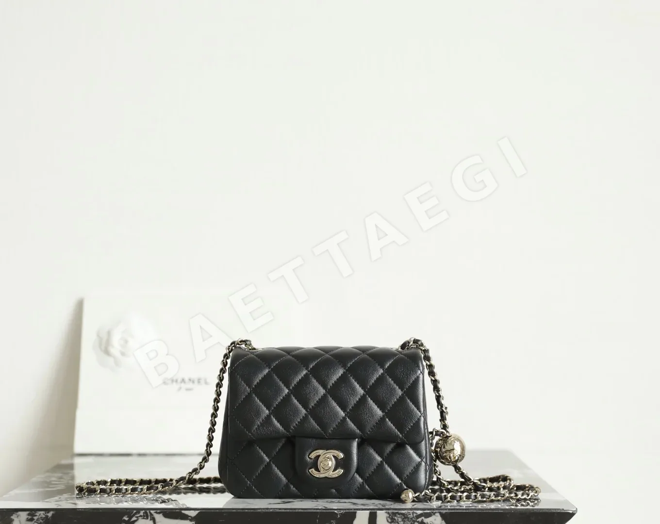 샤넬 라이트 골드 볼 플랩 가방 193501