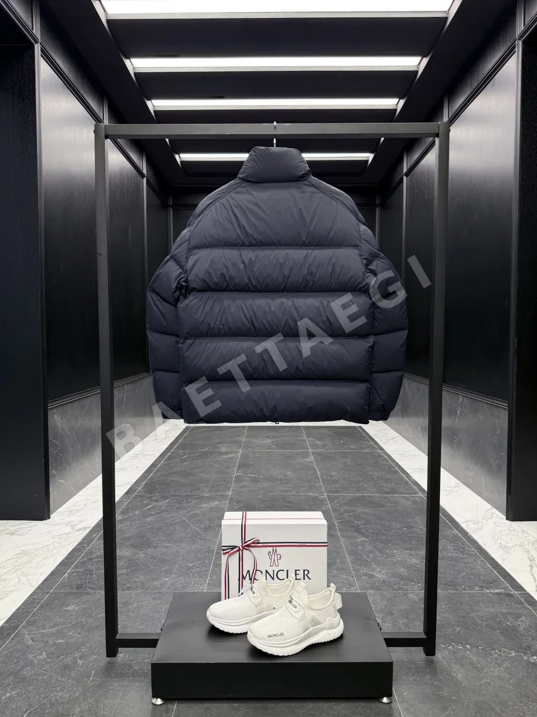 몽클레르 부바크(Moncler Bouvaque) 남성 숏 패딩 재킷 상세 이미지 9