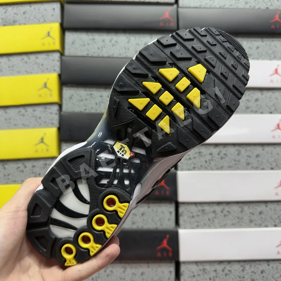 나이키 [BD] 에어 맥스 플러스 CT1094-102 201874 Nike Air Max Plus White Black Metallic 상세 이미지 3