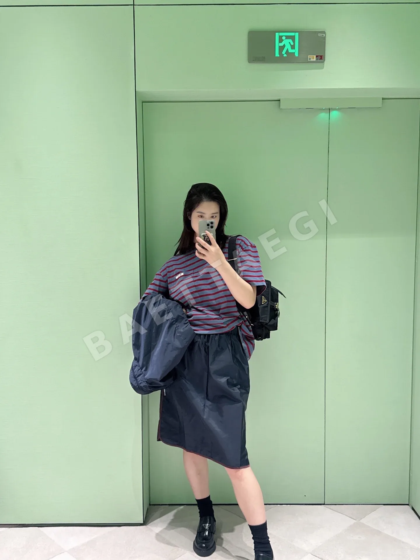 프라다 스트라이프 오버핏 코튼 반팔 티셔츠 상세 이미지 6