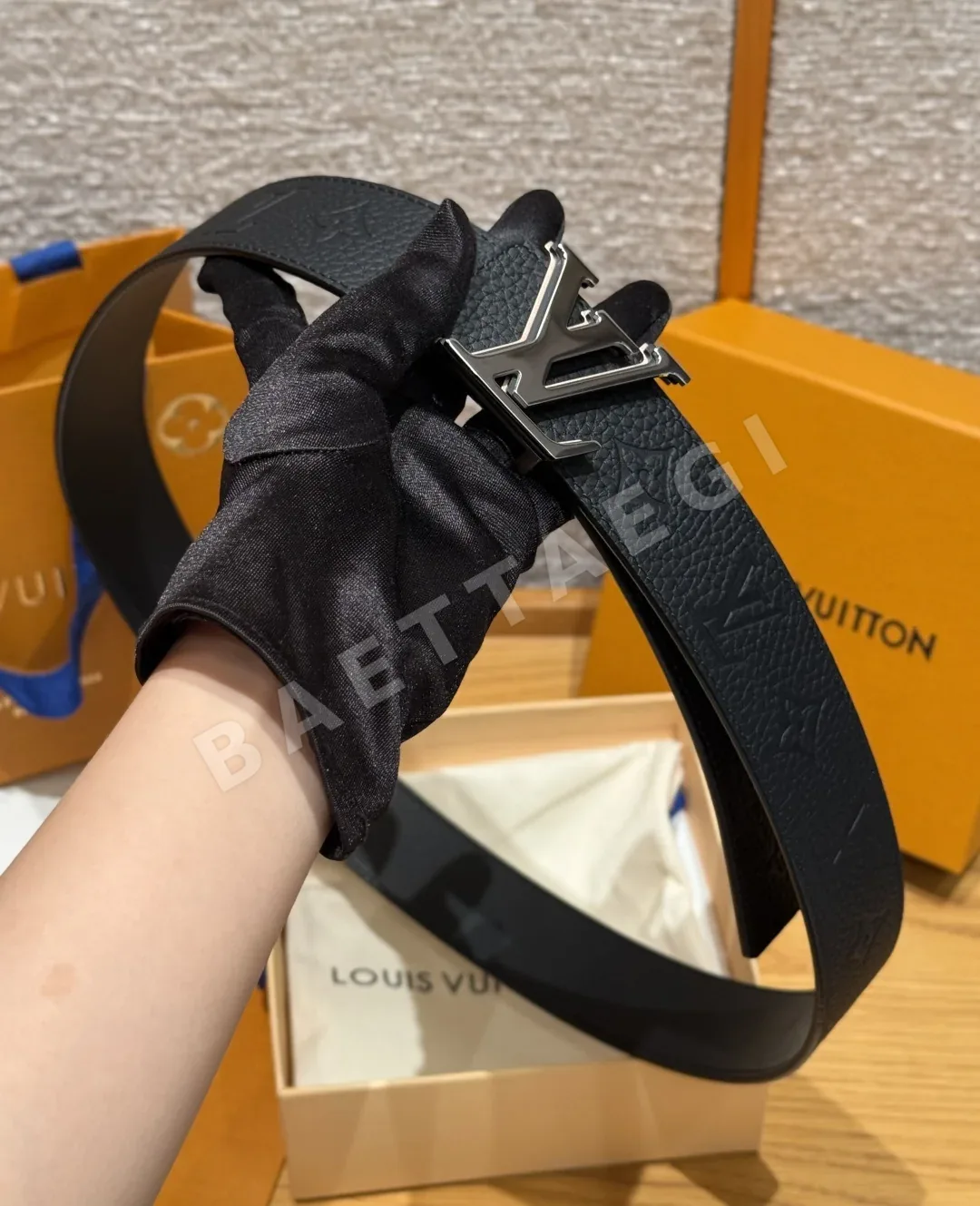 루이비통 이니셜 40mm 리버시블 소가죽 벨트 상세 이미지 9