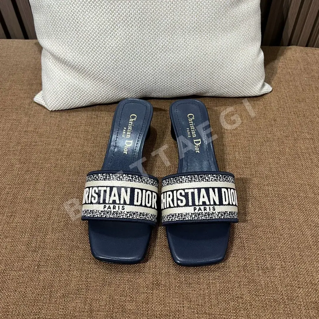 디올 자수 캔버스 샌들 141770