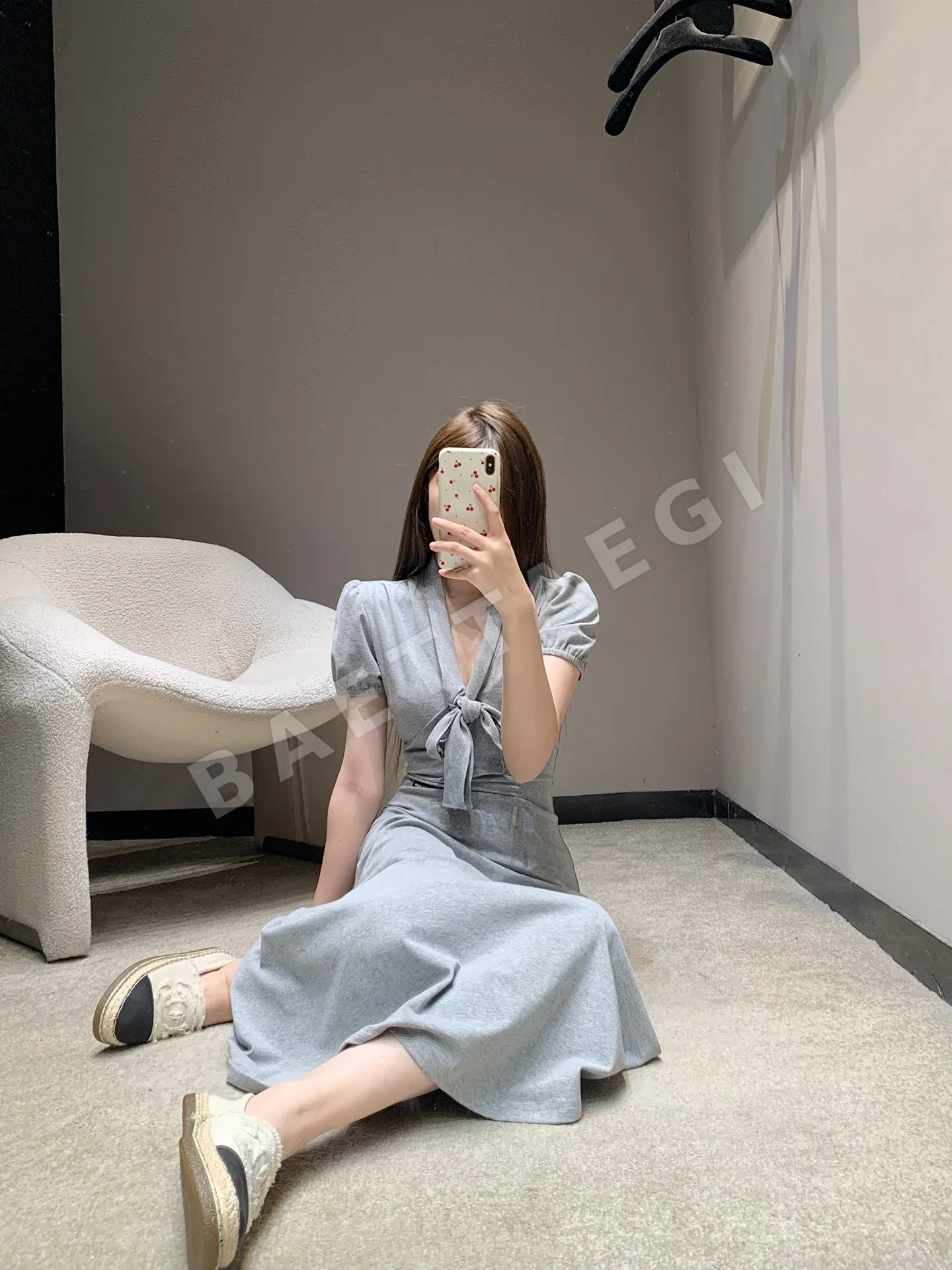 미우미우 보우타이 그레이 코튼 원피스 상세 이미지 3