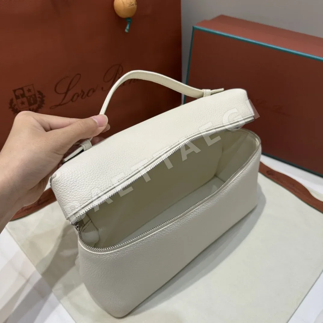 로로피아나 밀크화이트 L27 미니 크로스바디 가방 상세 이미지 6