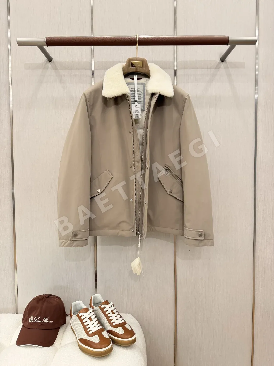 브루넬로쿠치넬리 울 카라 탈착 봄버 다운 자켓 상세 이미지 3