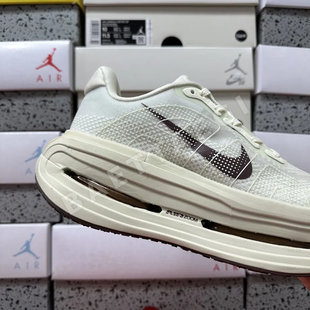 나이키 [5A] 보메로 프리미엄 아이보리 HQ2050-700 201634 Nike Vomero Premium 상세 이미지 4