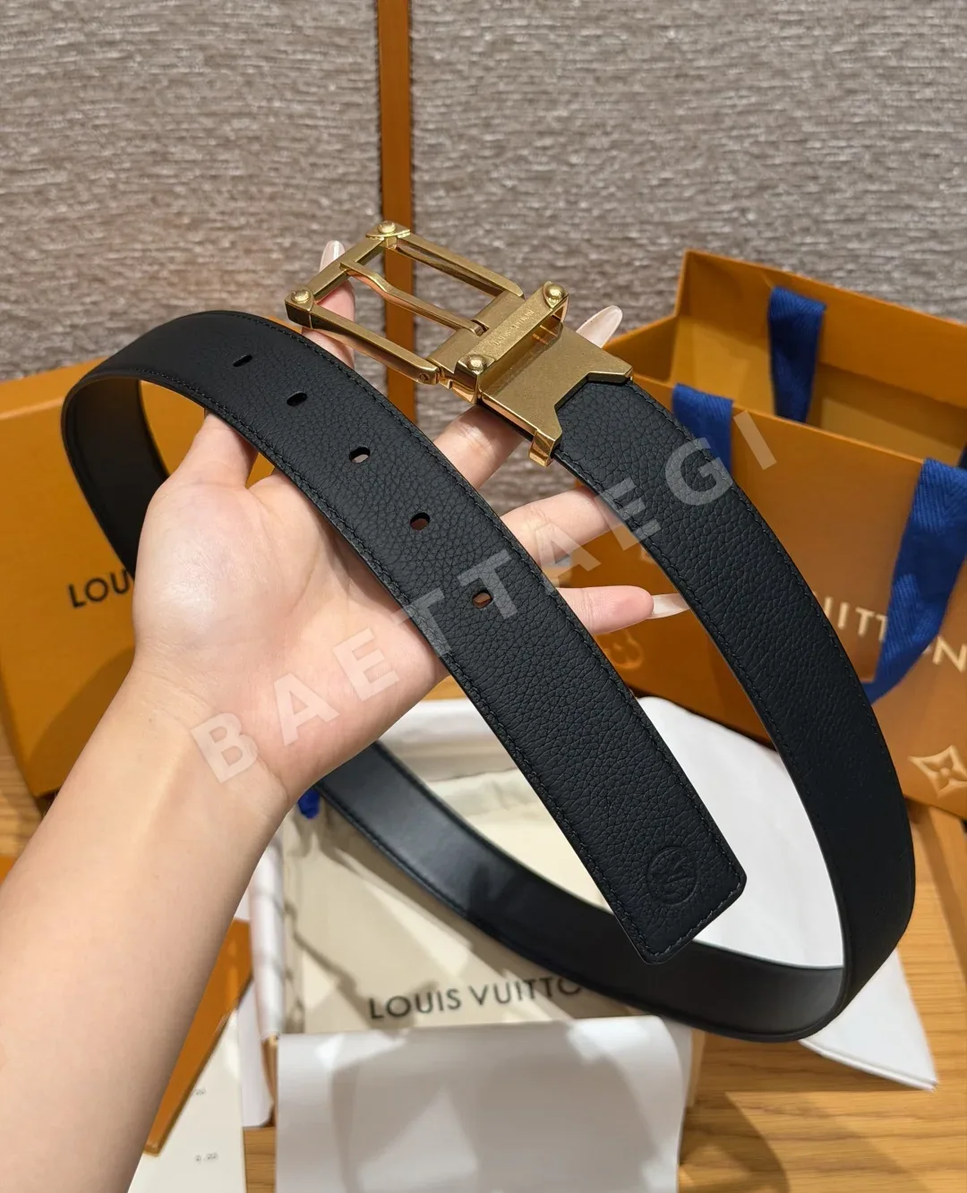 루이비통 코너 핀 트렁크 35mm 리버시블 벨트 상세 이미지 5