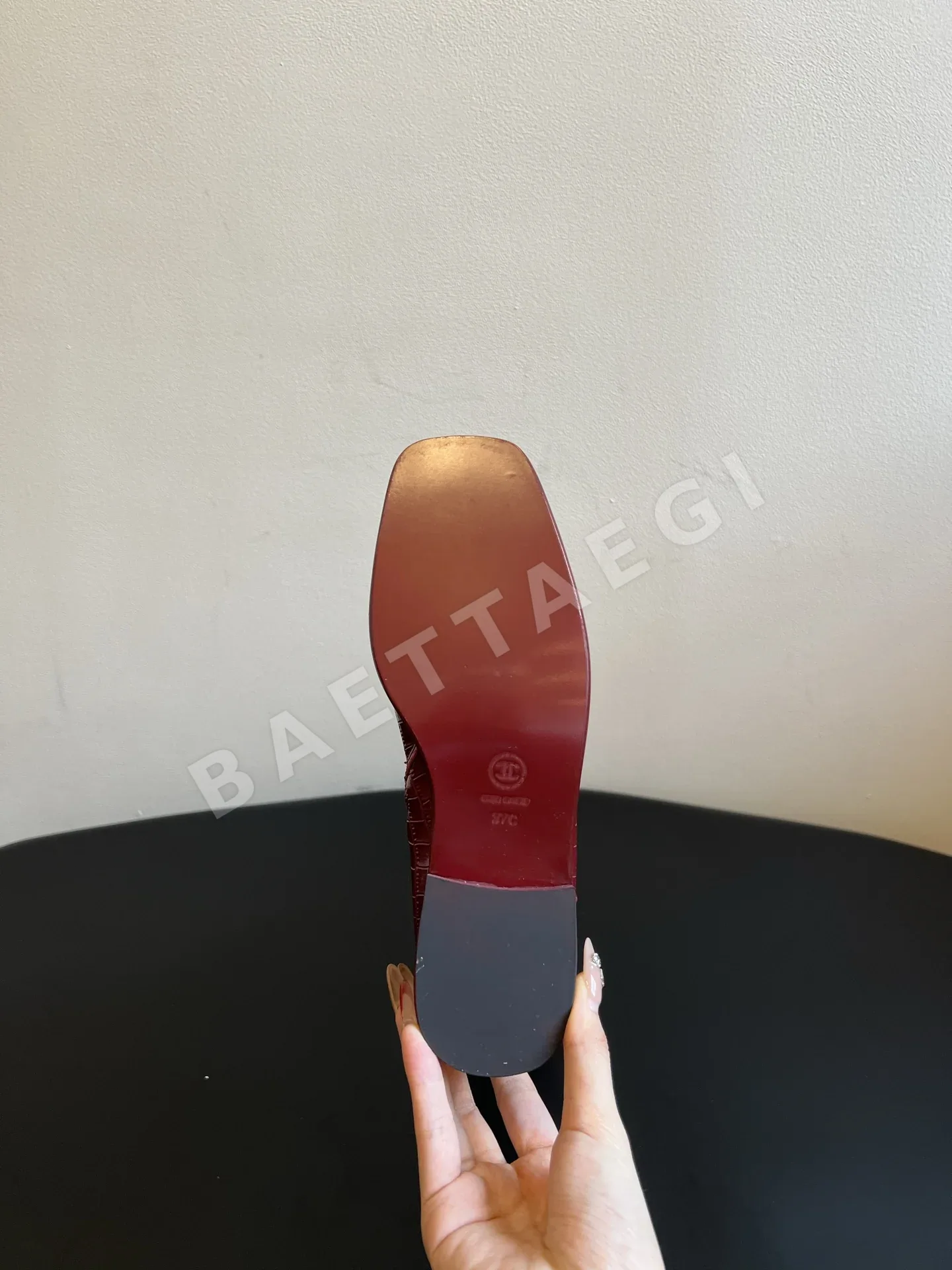 샤넬 부츠 여성 가죽 메탈 더블 C 버클 상세 이미지 5