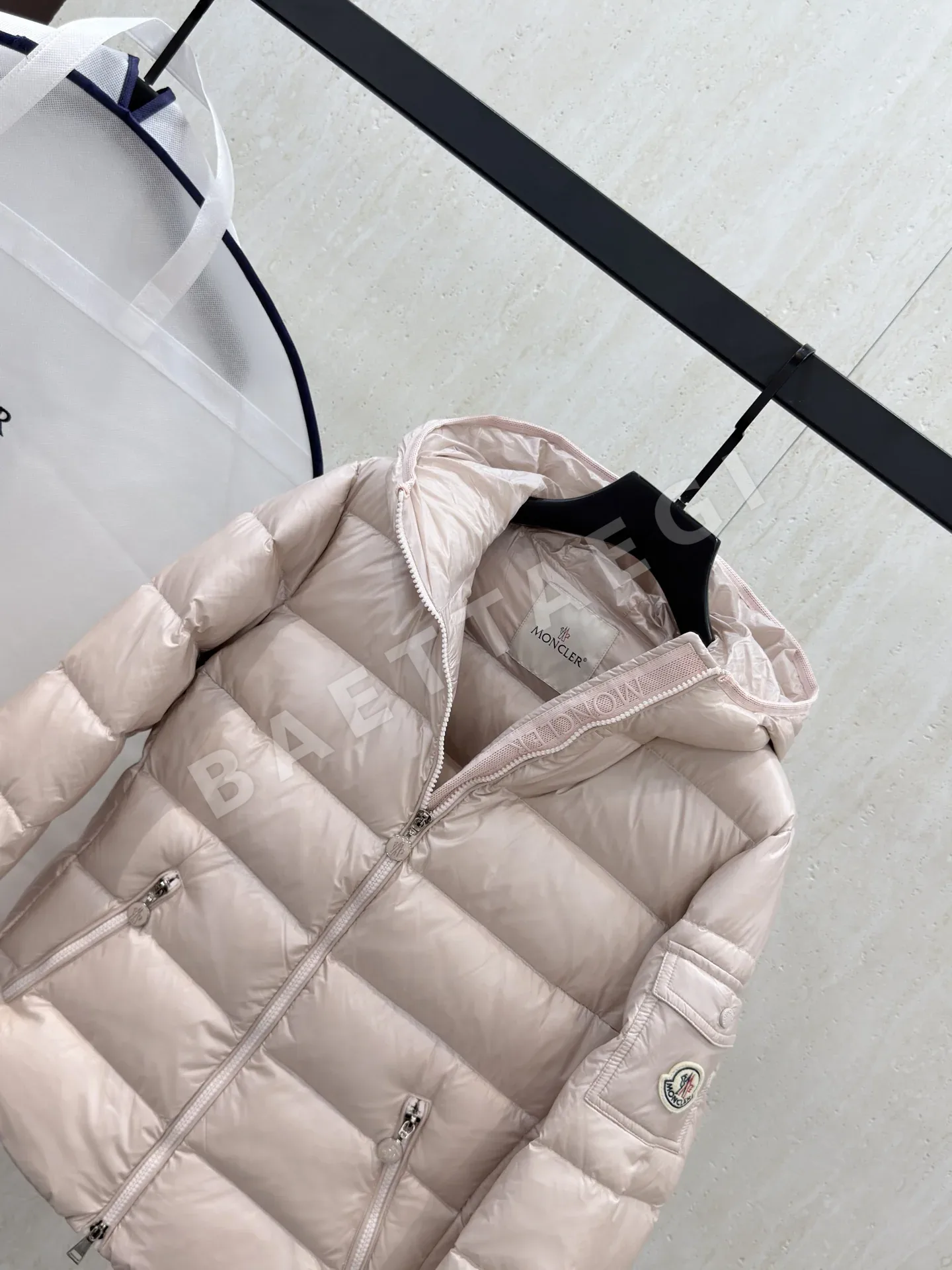 몽클레르 글레스 쇼트 다운 재킷 상세 이미지 5