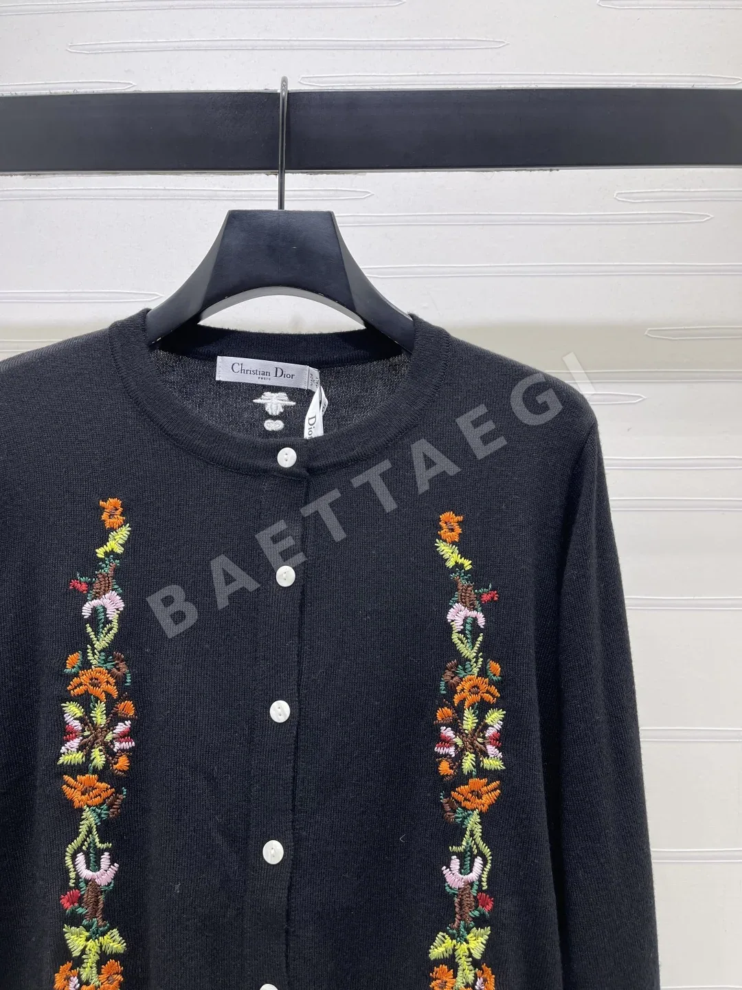 디올 꽃무늬 자수 울 니트 가디건 상세 이미지 2