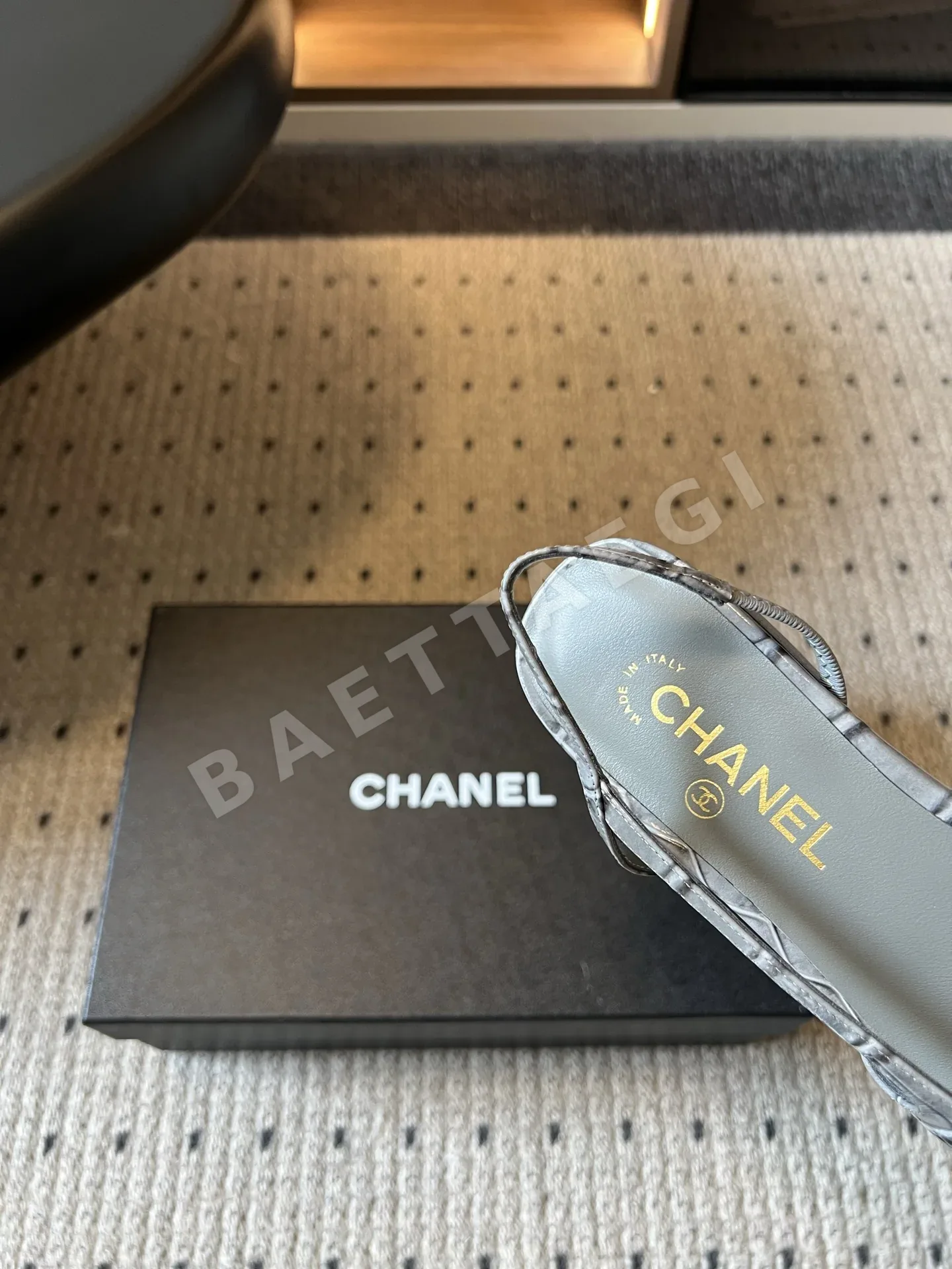 샤넬 컬러블록 포인티드토 오픈백 플랫 상세 이미지 8
