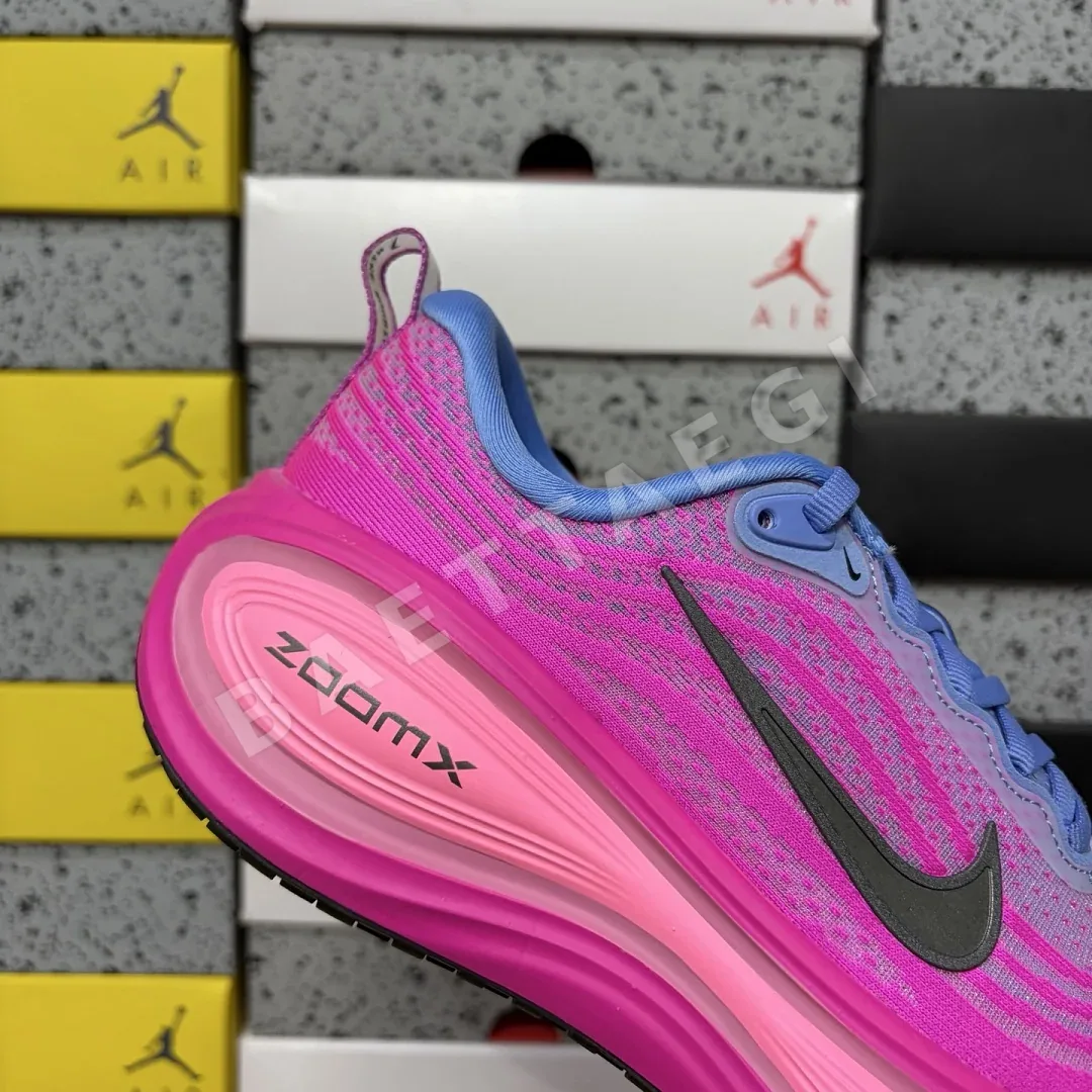 나이키 [GT] 보메로 플러스 HV8154-400 201785 Nike Vomero Plus Royal Pulse Fire Pink 상세 이미지 4