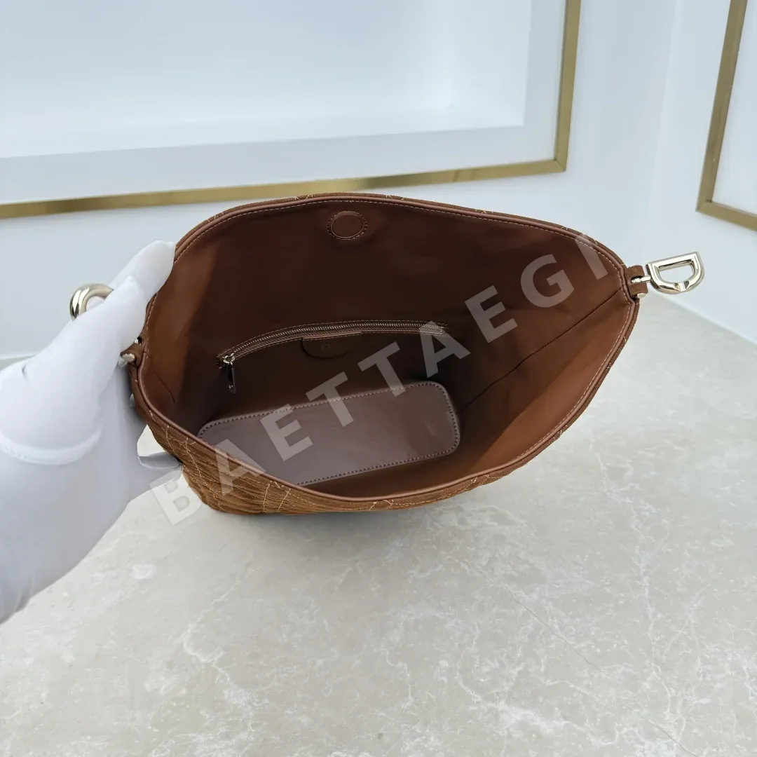 디올 뚜주흐 호보 버켓 가방 상세 이미지 8