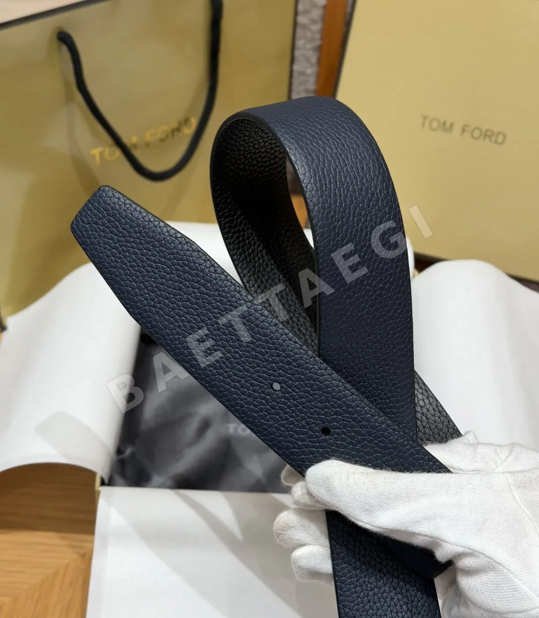 톰포드 T 버클 그레인 카프스킨 벨트 38mm 상세 이미지 4