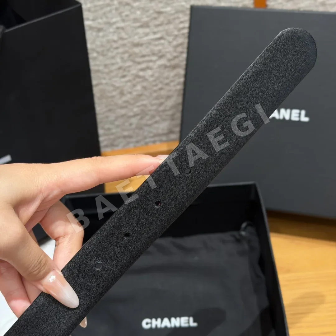 샤넬 리버시블 송아지가죽 버클 벨트 상세 이미지 8