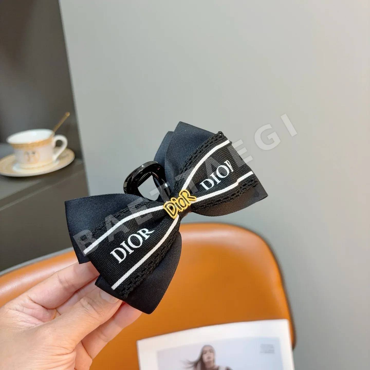 디올 헤어클립 상세 이미지 3