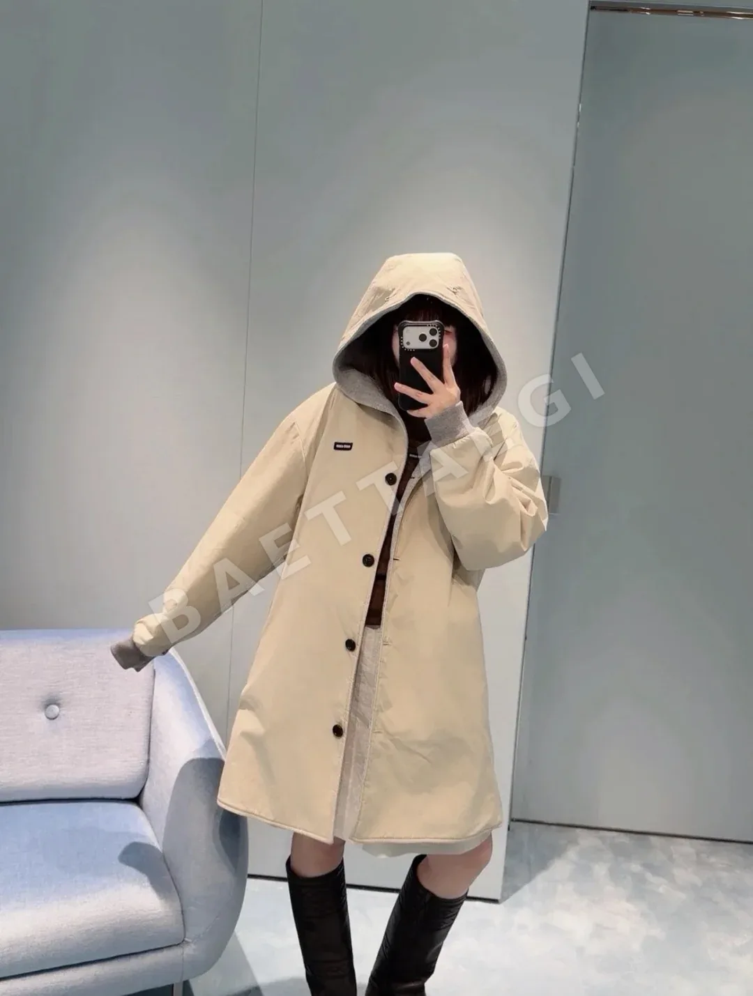 미우미우 탈착 후드 트렌치코트 투피스 자켓 상세 이미지 6
