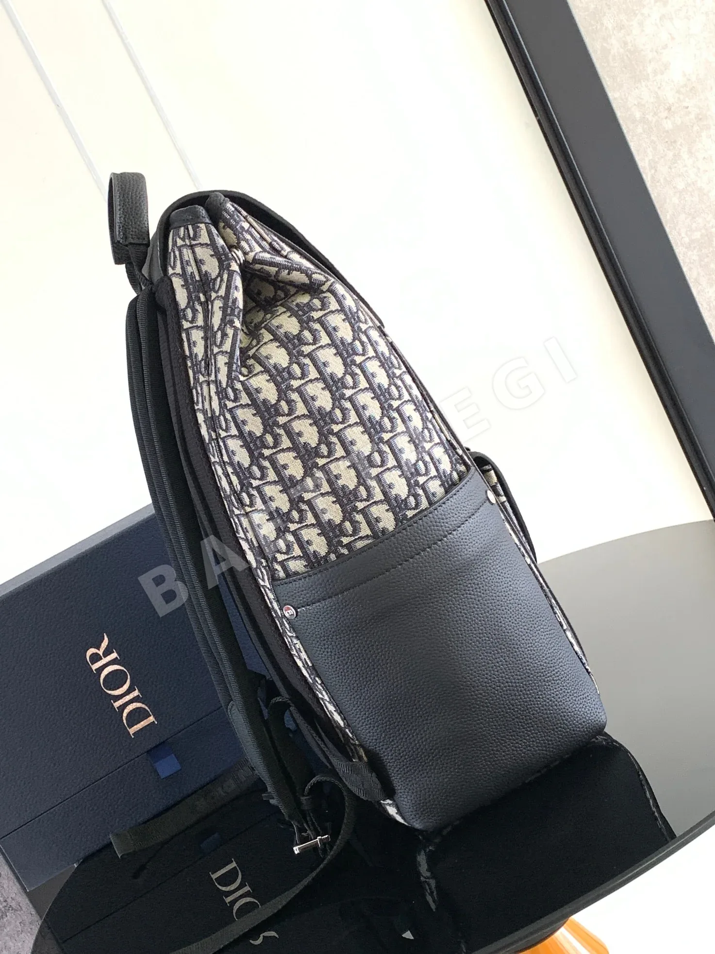 디올 새들 백팩 상세 이미지 2