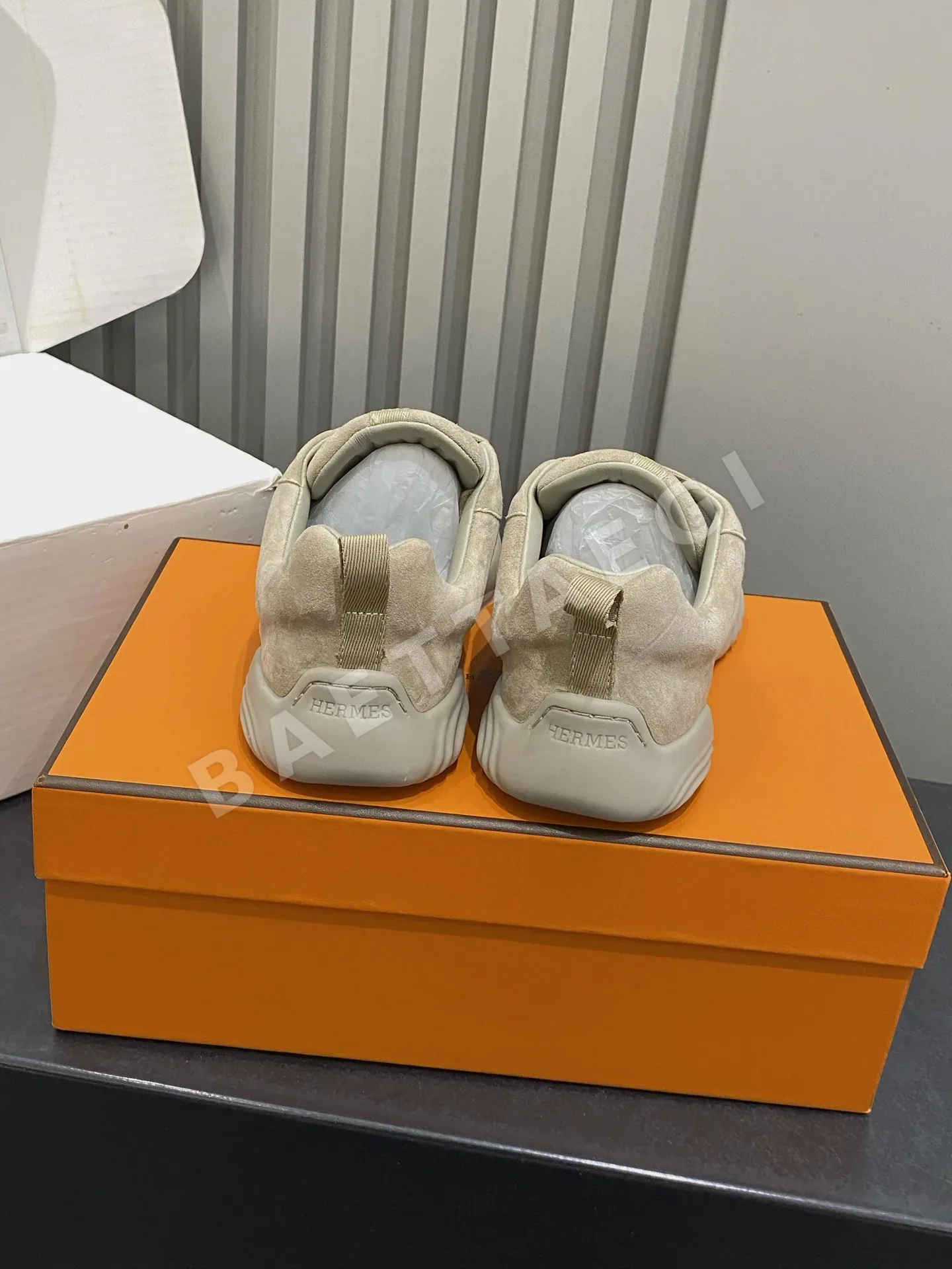 에르메스 네온 펀칭 캐주얼 스니커즈 상세 이미지 8