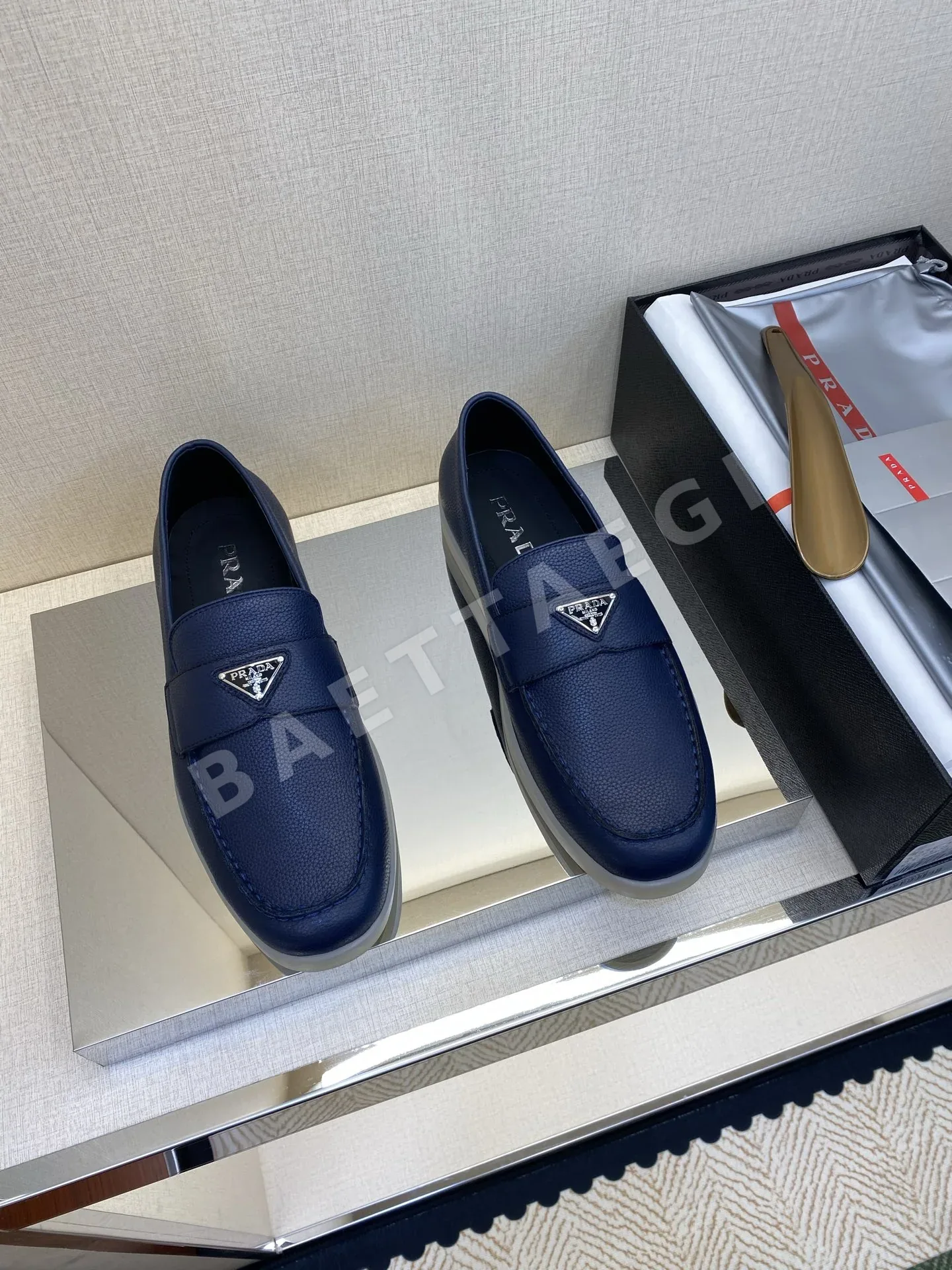 프라다 로퍼 남성 블랙 카프스킨 182030