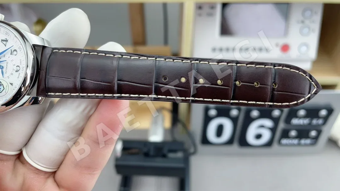 론진 마스터 컬렉션 4 핸즈 문페이즈 시계 상세 이미지 9